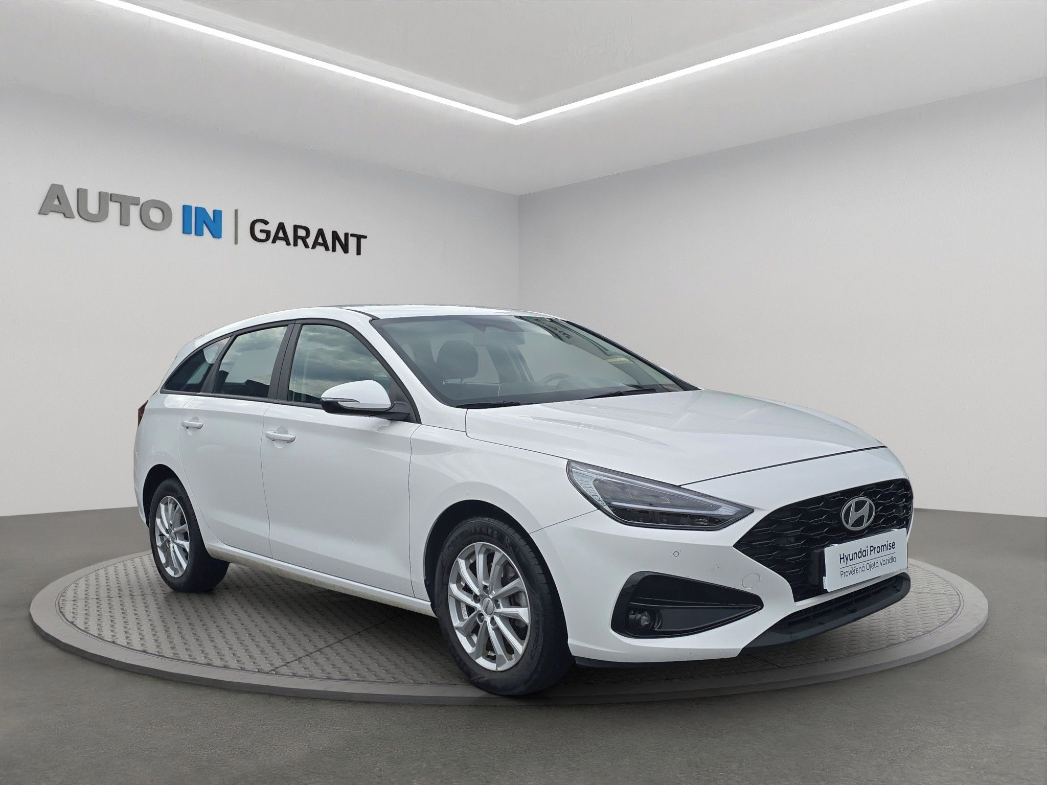 Hyundai i30, Comfort 1.0T-GDi 73kw, serv. k - fotka 3