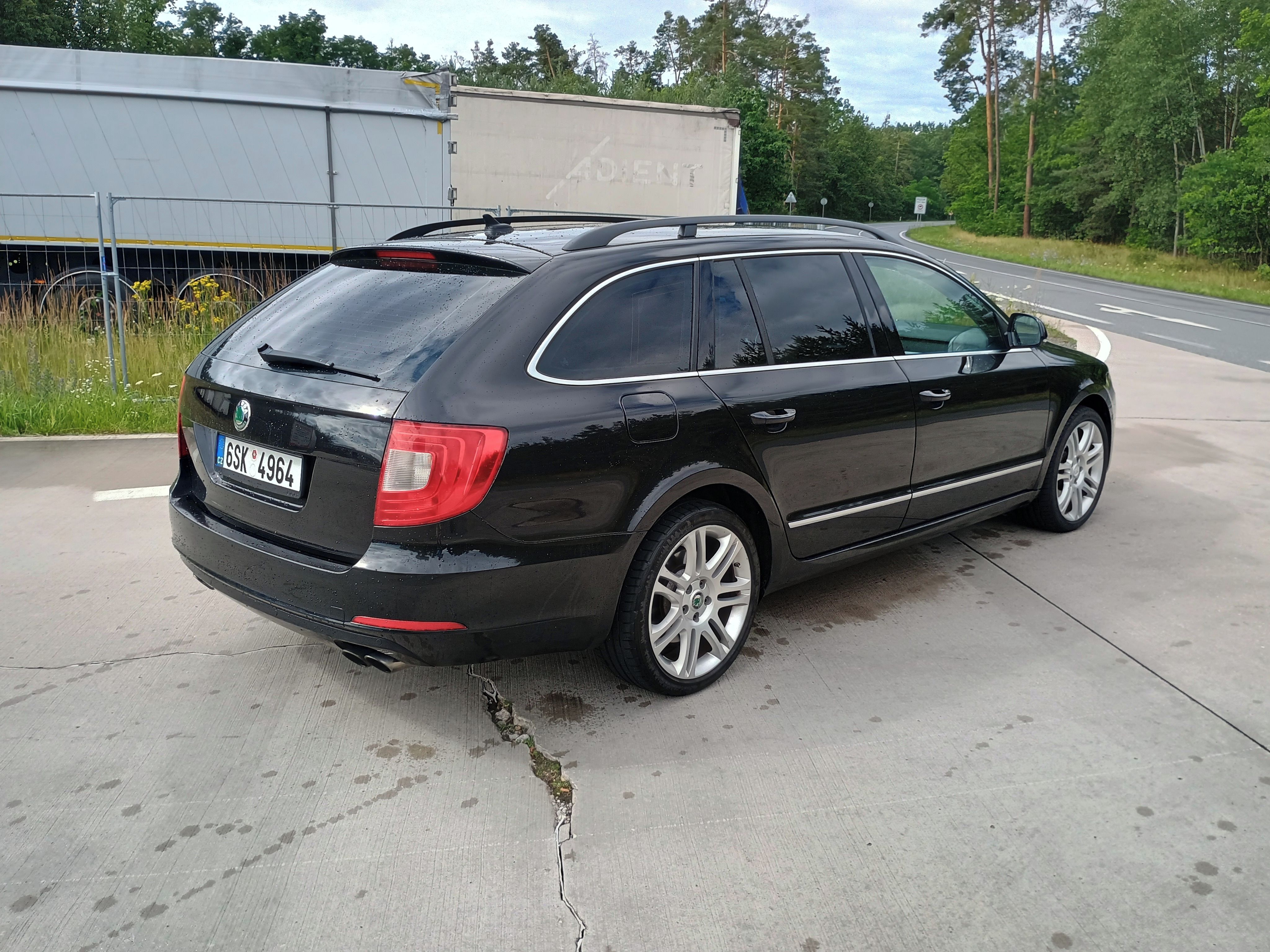 Škoda Superb, Škoda Superb combi 3.6 V6 4x4 - fotka 2