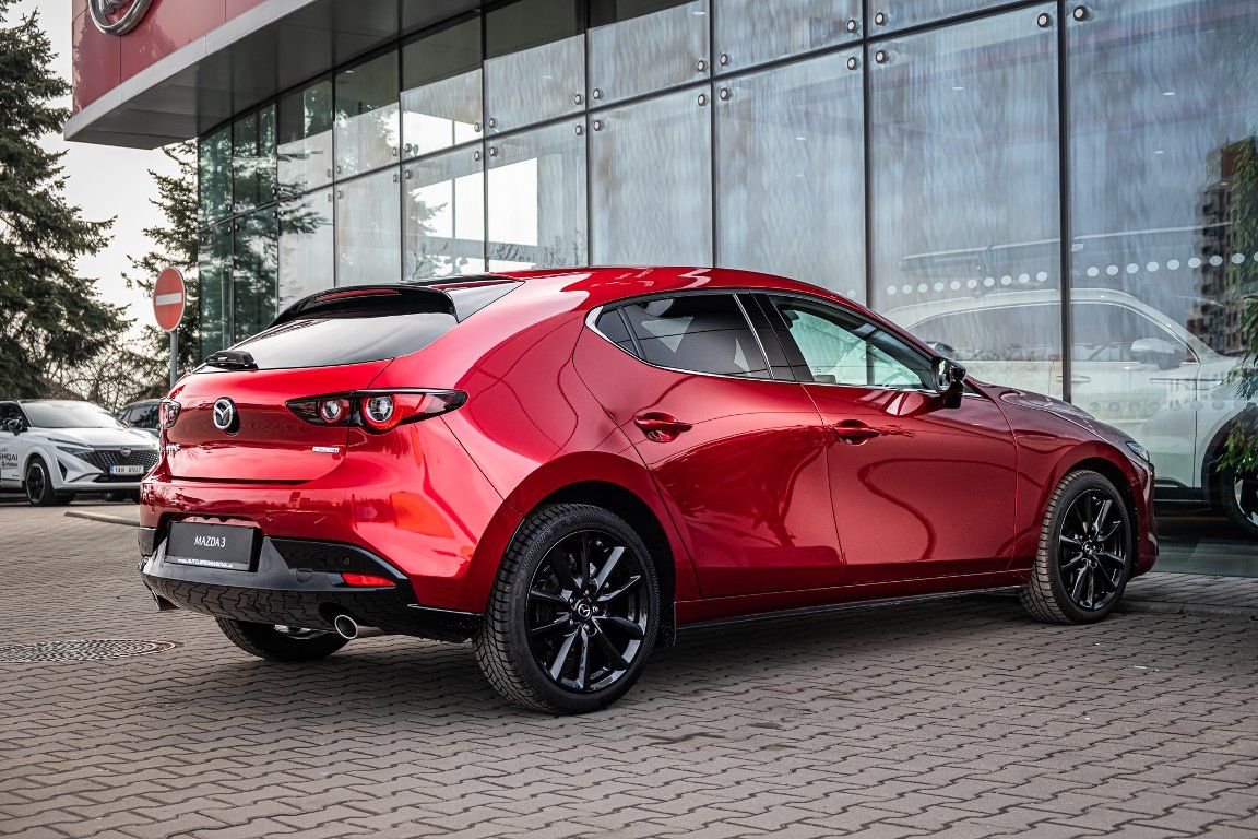 Mazda 3, 2.5 G140 6MT 4x2 Homura - fotka 6