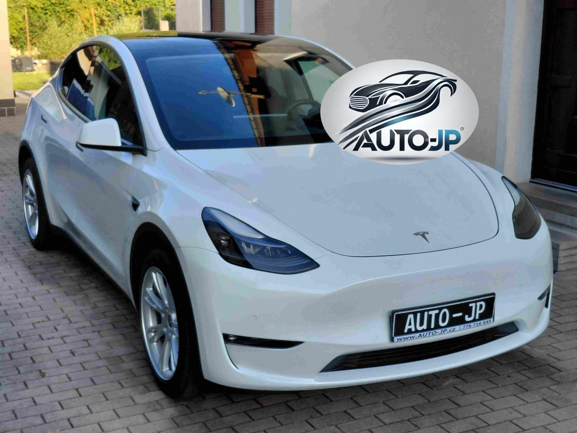 Tesla Model Y, AWD Long Range    PŘIPRAVUJEME