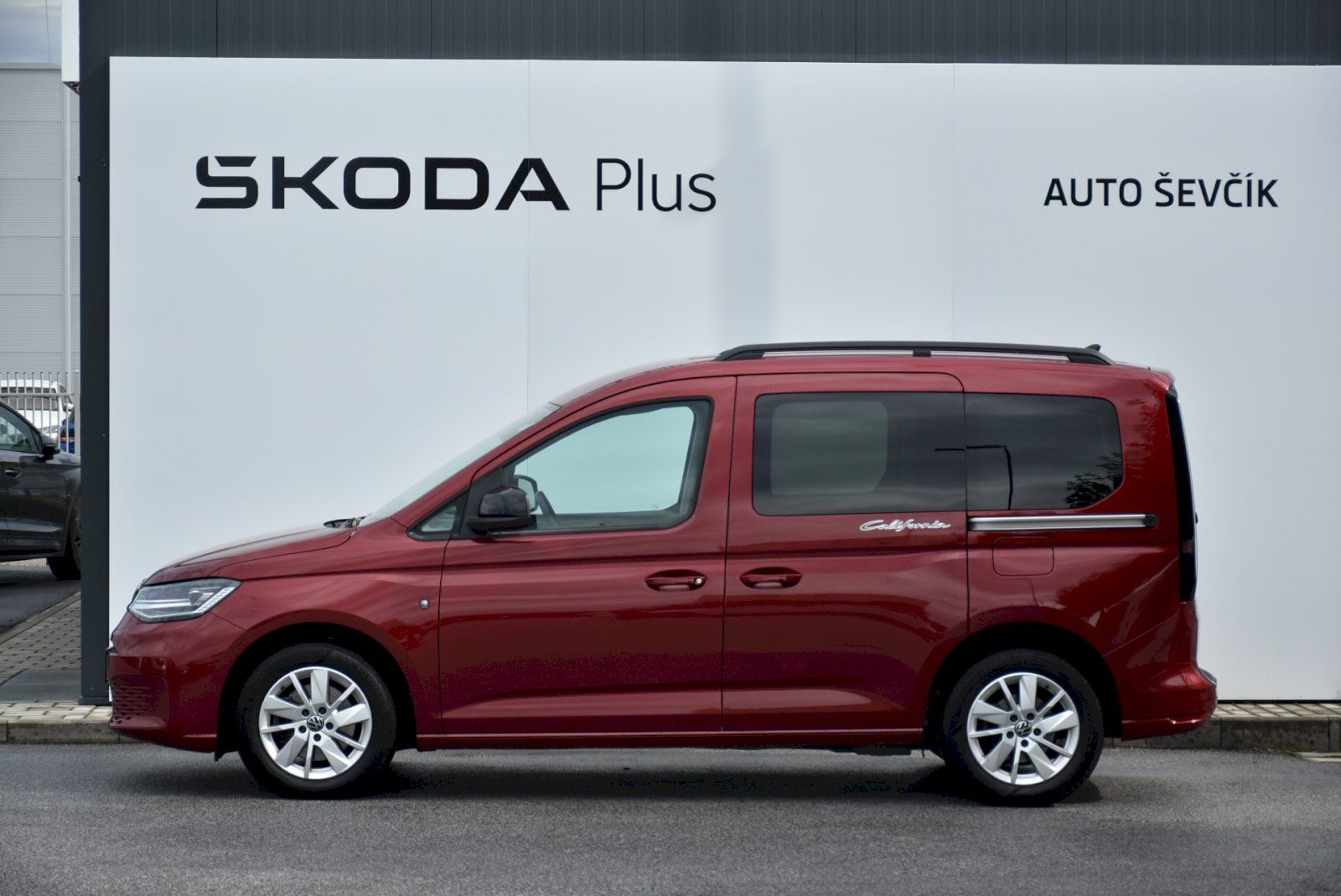 Volkswagen Caddy, California 2.0 TDI 90kW DSG - fotka 3