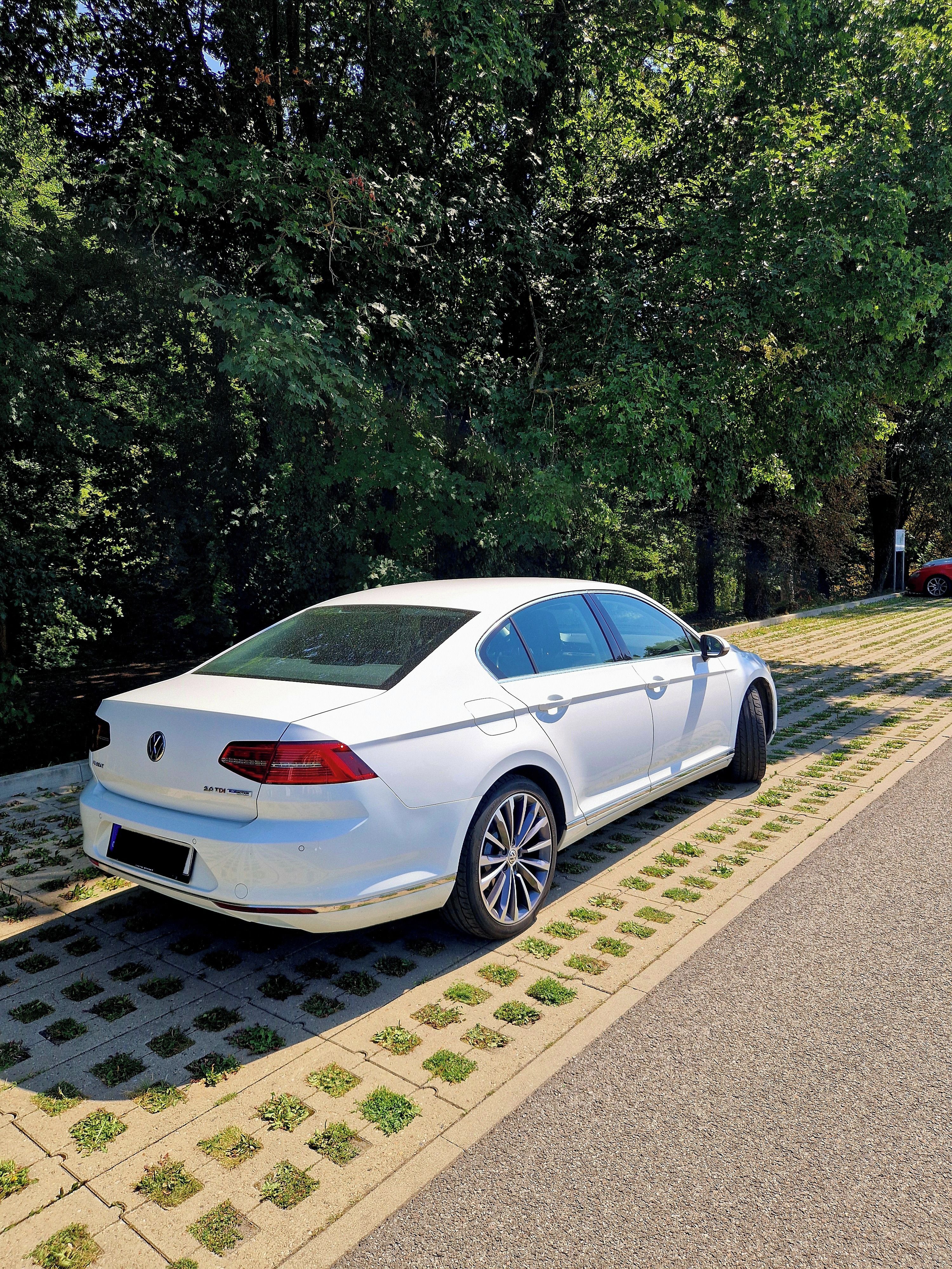 Volkswagen Passat, B8 2.0 TDi 140 kW Highline - fotka 5