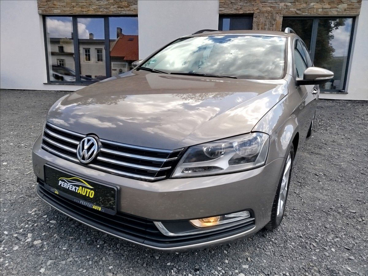 Volkswagen Passat, 2,0 TDi 103kW, 1.MAJITEL,TAŽNÉ