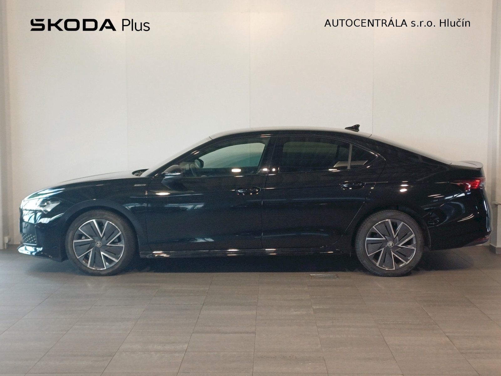 Škoda Superb, Sport Line 4x4 TDI 2.0 / 142 k - fotka 3