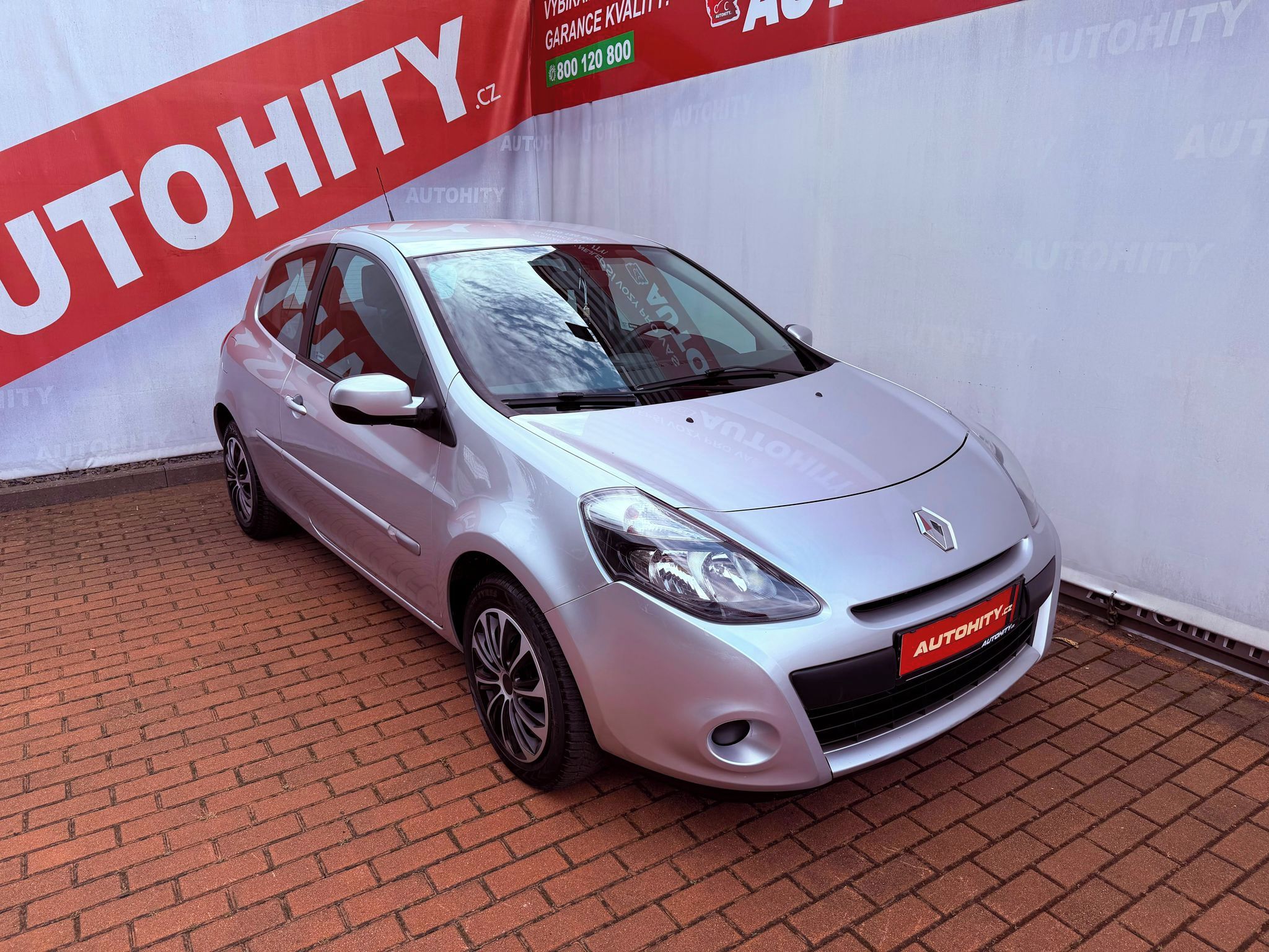 Renault Clio, 1.2 16V Advantage, ČR, 85 tkm - fotka 3