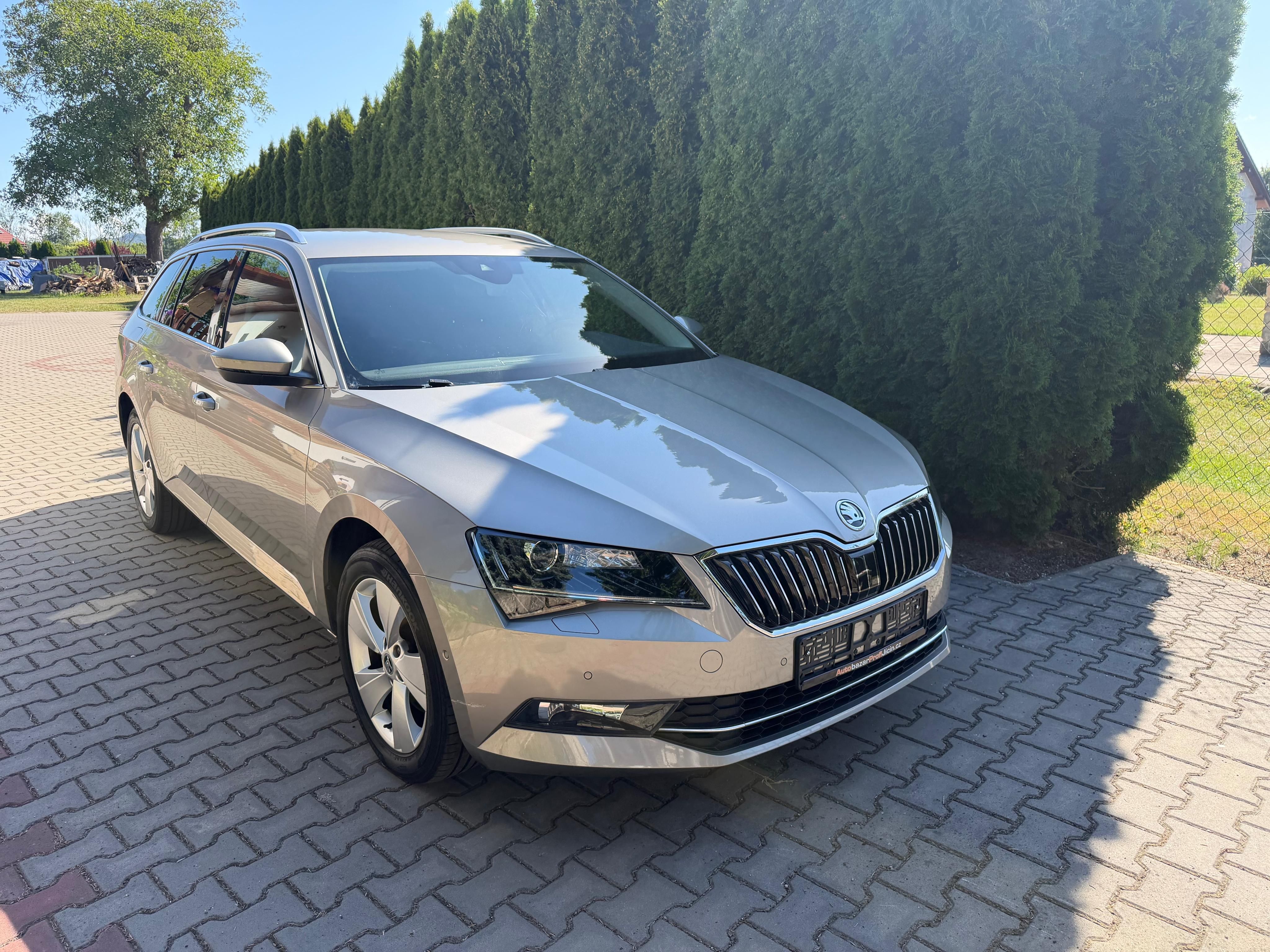 Škoda Superb, 2,0 TDi /140 KW , DSG , 4x4 - fotka 3