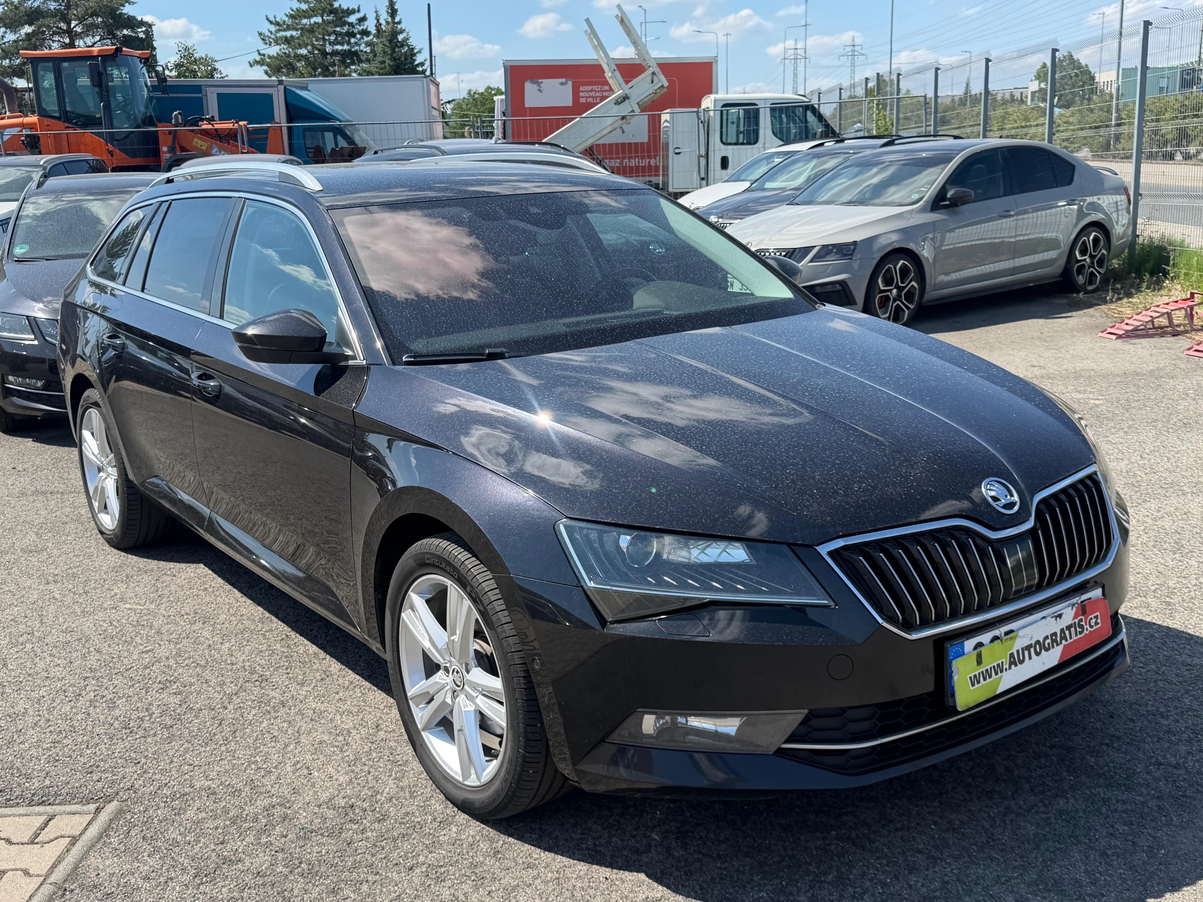 Škoda Superb, 2.0TDI-140-DSG-4X4-VÝBAVA-TOP - fotka 2