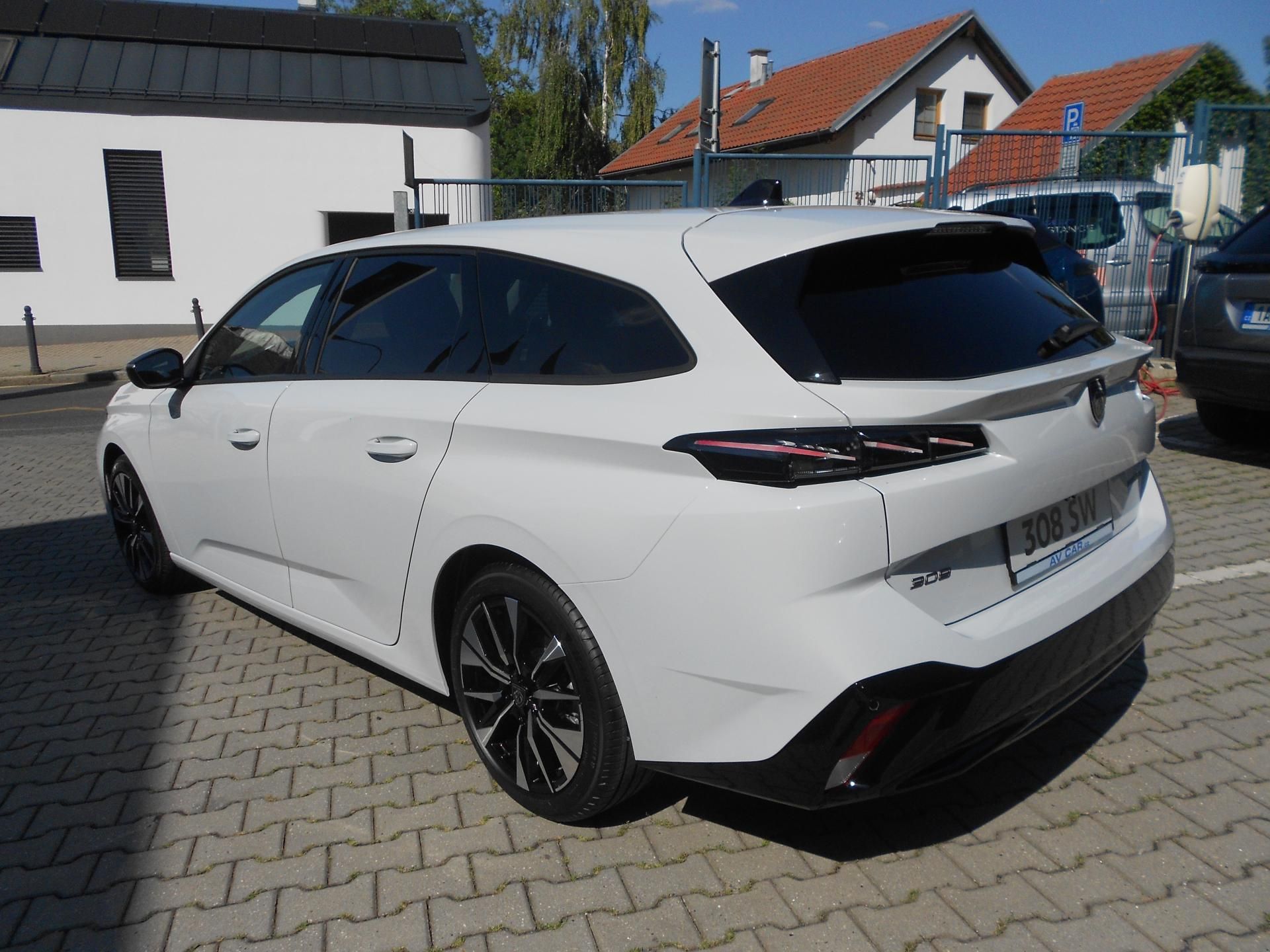 Peugeot 308, ALLURE Hybrid 145 e-DCS6 - fotka 4