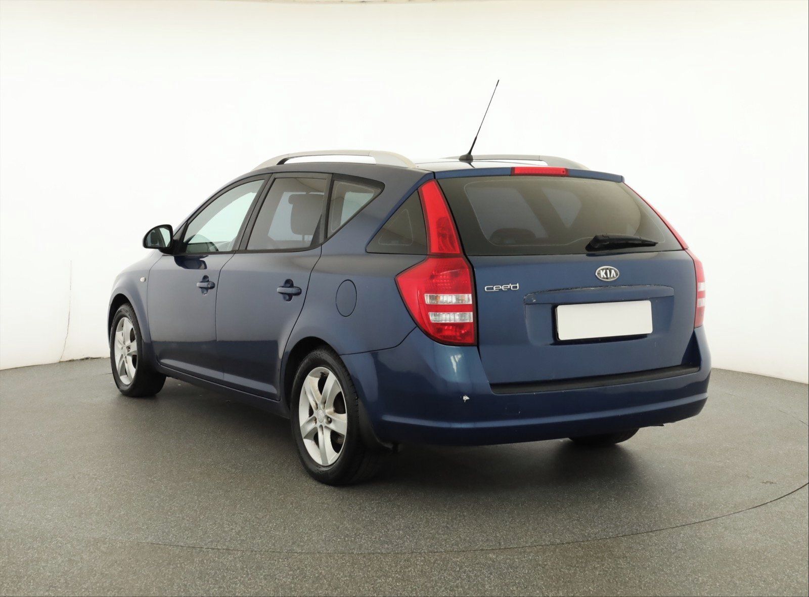 Kia Cee´d, 1.4 CVVT, Klima - fotka 4