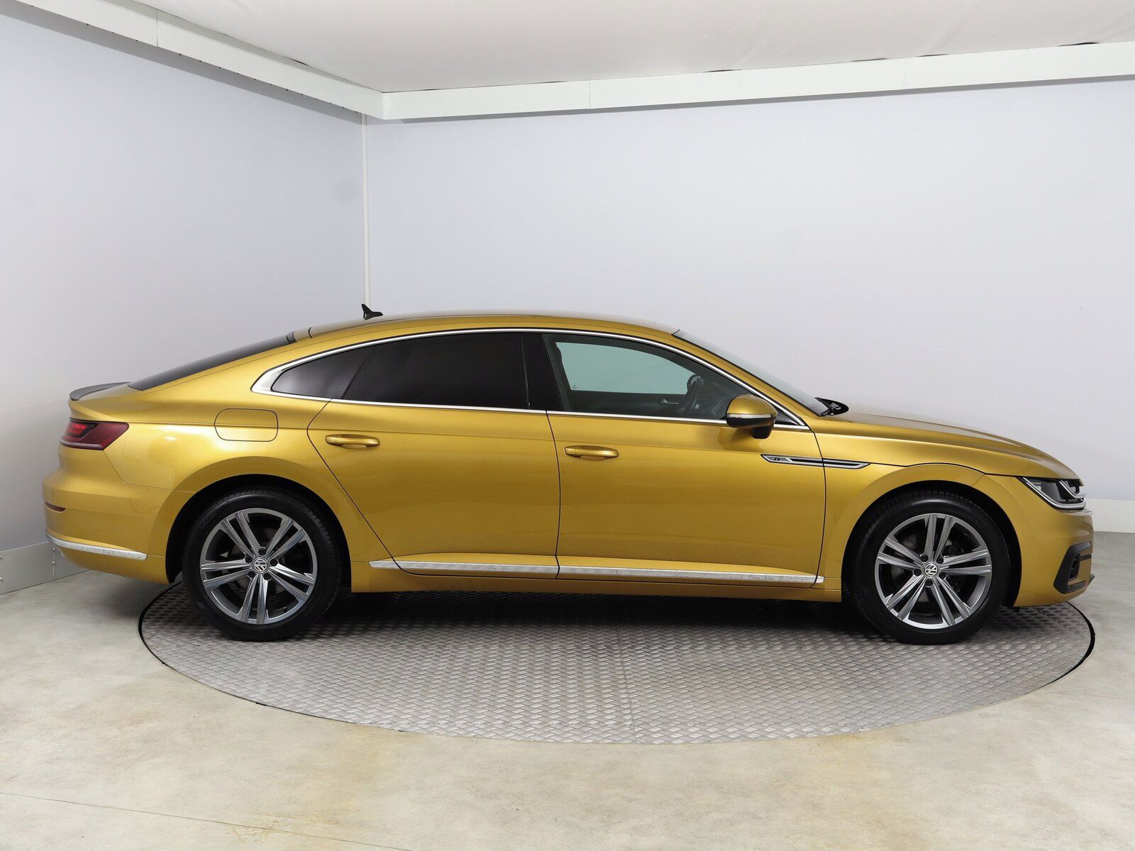 Volkswagen Arteon, 2.0 TSI, R-line, Automat, ČR - fotka 6