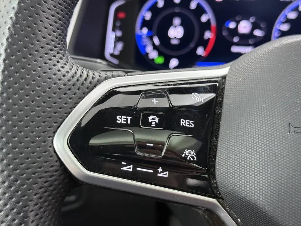 Volkswagen Tiguan, 1.5TSI DSG R-Line 1.Maj DPH - fotka 6