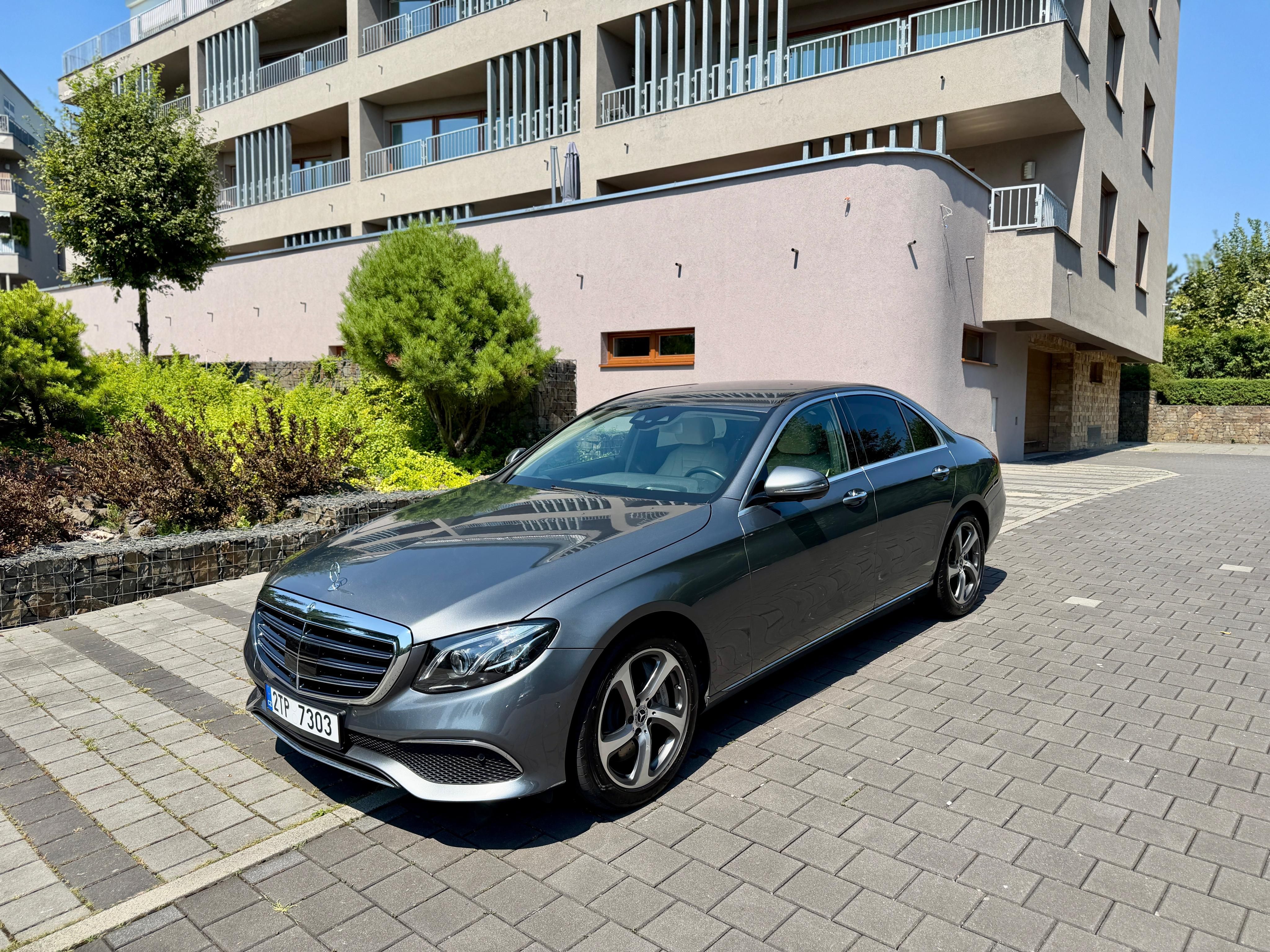 Mercedes-Benz Třídy E, 350 d 4MATIC, AIRMATIC, 9G-Tro - fotka 2