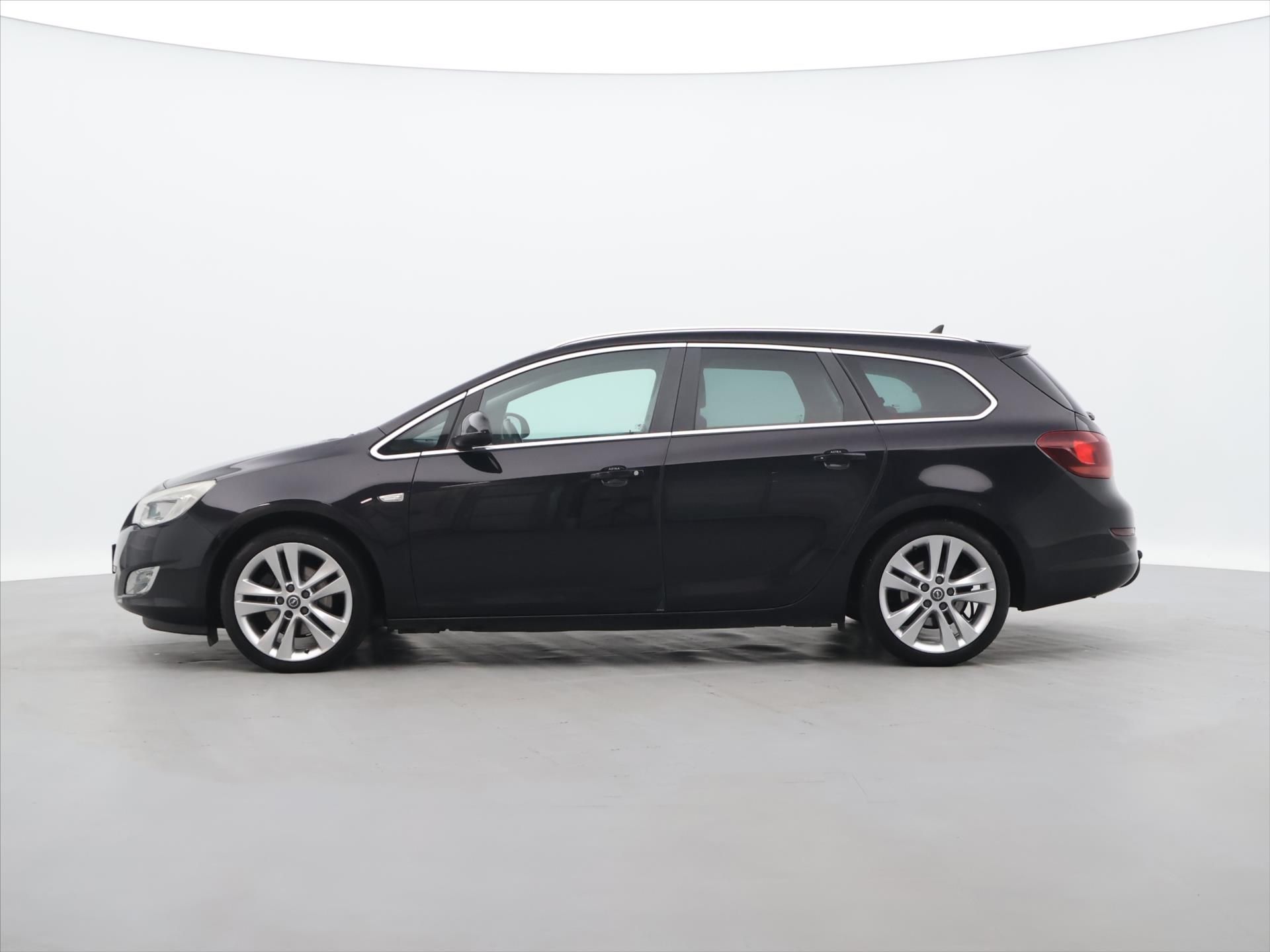 Opel Astra, 1.7 CDTi 81kW Cosmo tažné - fotka 4