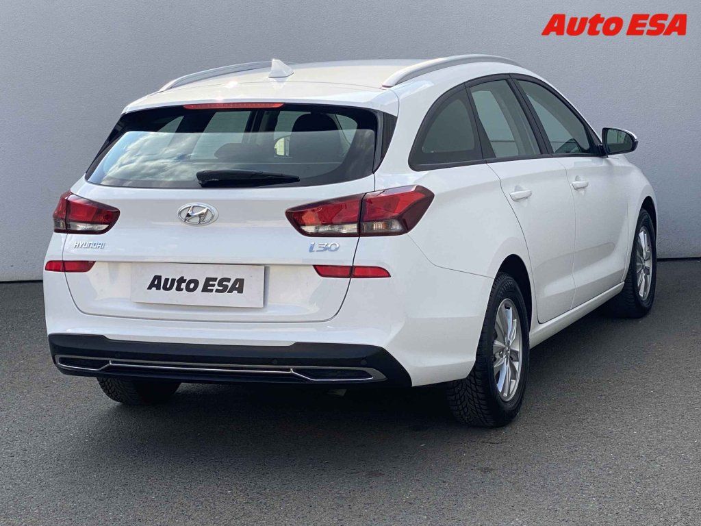 Hyundai i30, 1.6 CRDi MHEV,1.maj,ČR - fotka 4