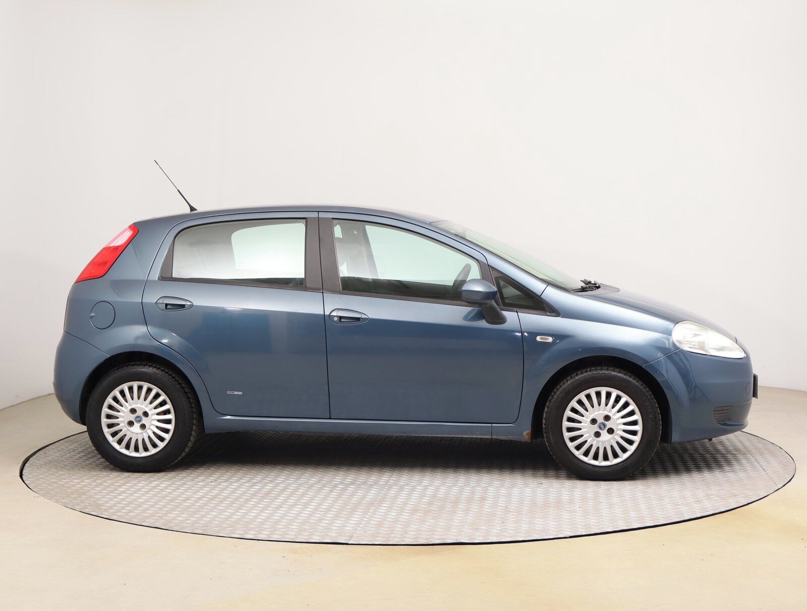 Fiat Punto, 1.4, Automat, po STK - fotka 6