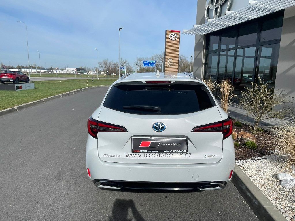 Toyota Corolla, 1.8 Hybrid 140k Style - fotka 5