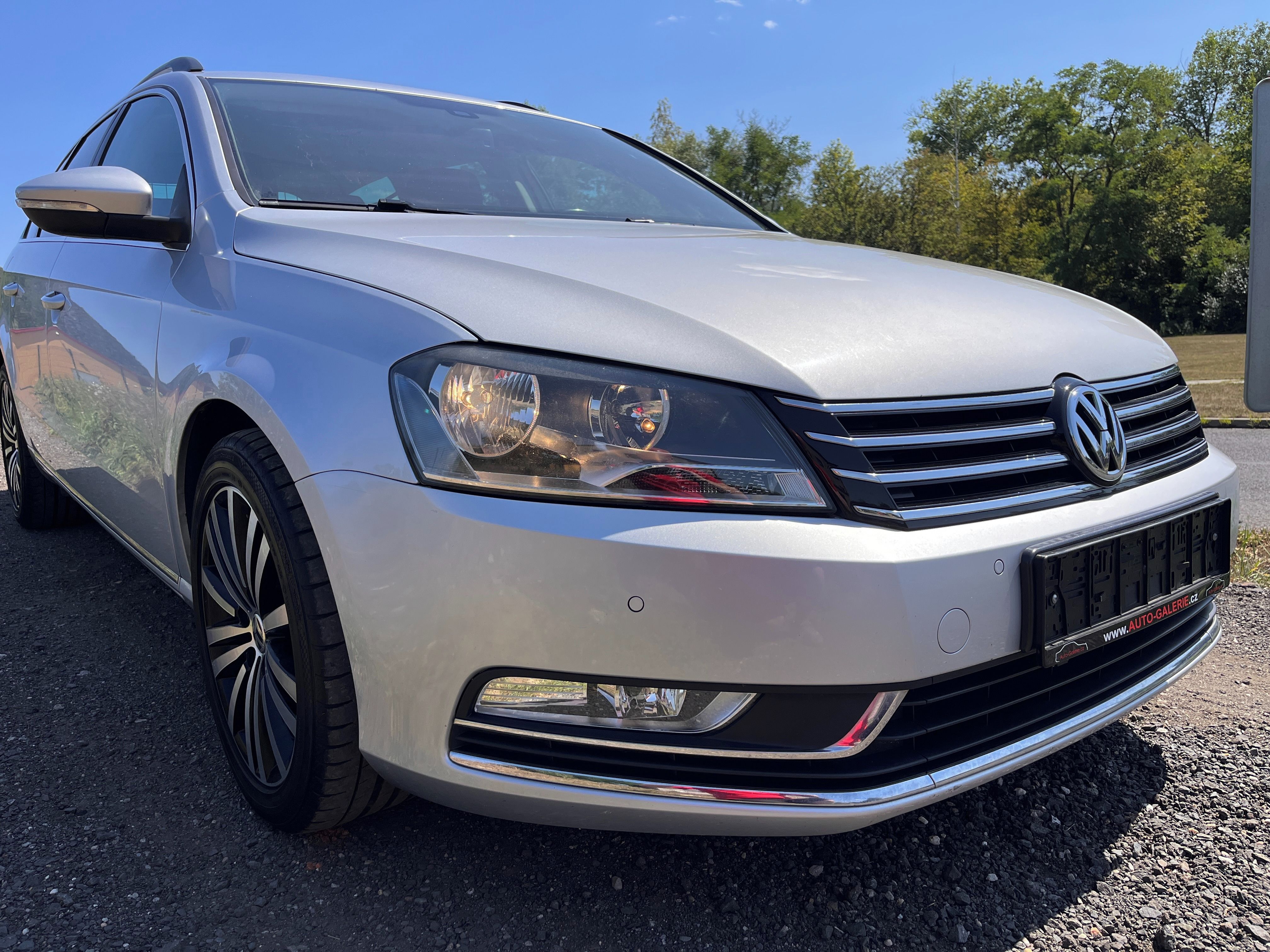Volkswagen Passat, 1.6 TDI,NAVI,VÝHŘEV,ALU17 - fotka 4