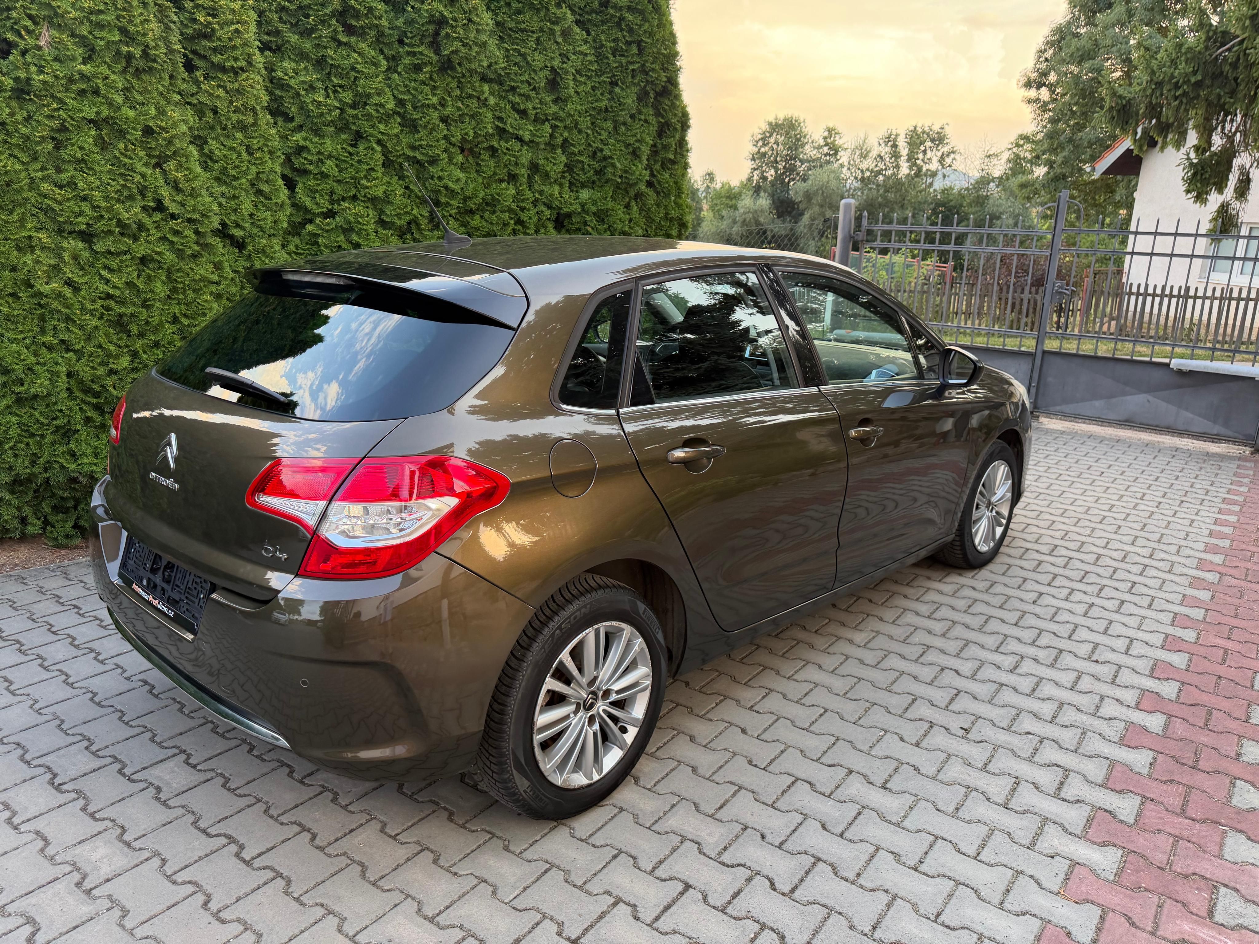 Citroën C4, 1,6 i/88kw serviska nová STK - fotka 4