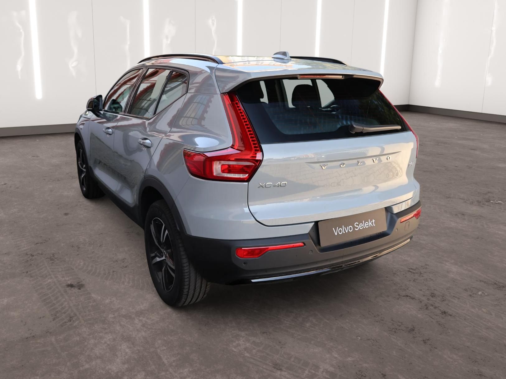 Volvo XC40, Plus, B3 Mild hybrid - fotka 2