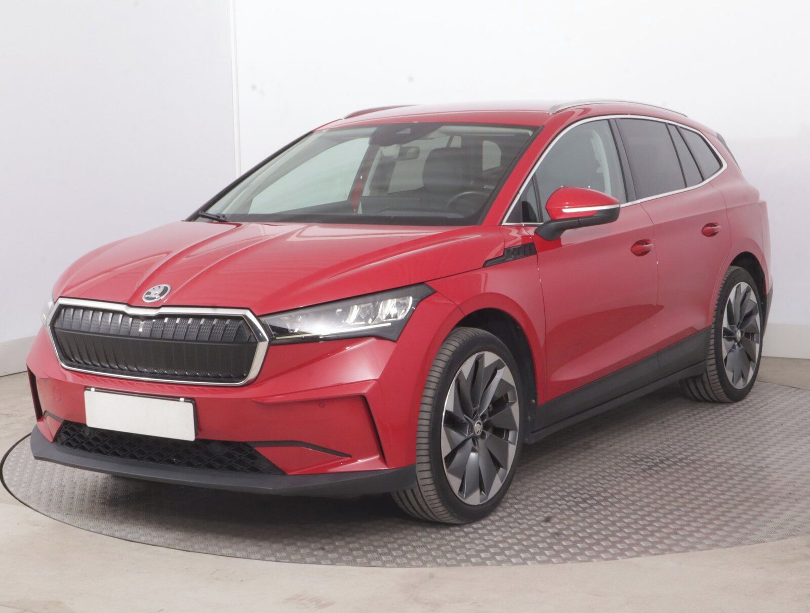 Škoda Enyaq iV, iV 80 (82 kWh), SoH 90% - fotka 2