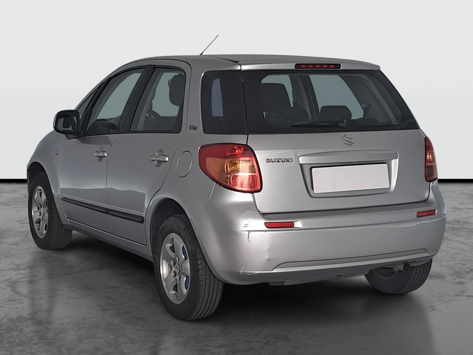Suzuki SX4, 1.5 i, po STK, rezervace - fotka 4