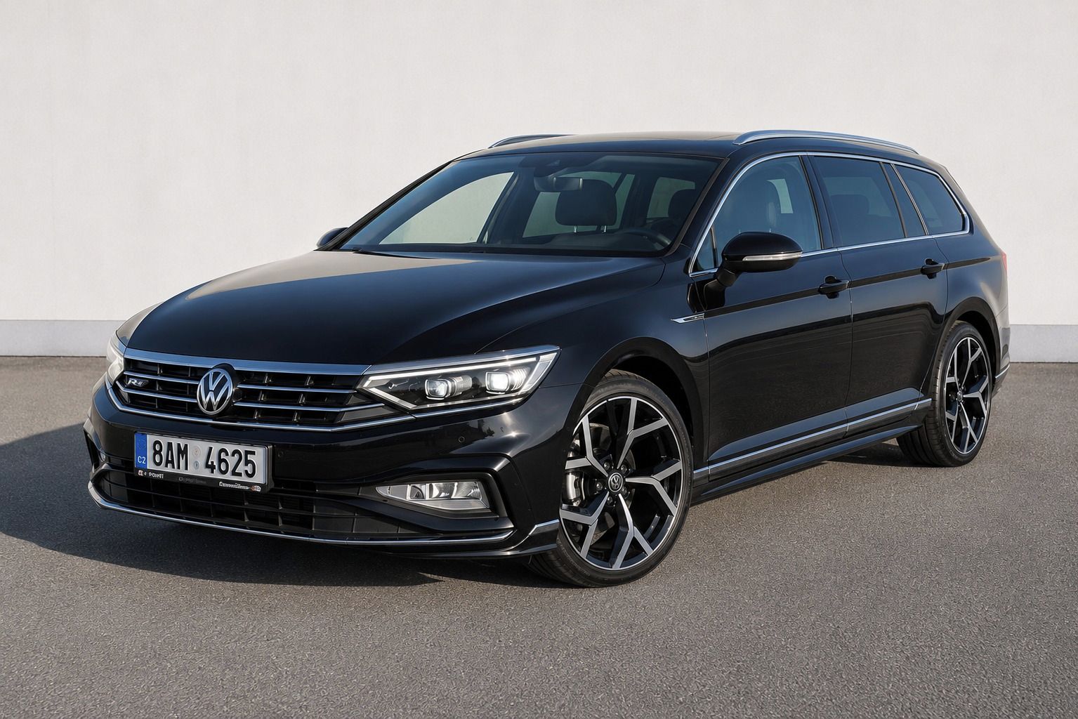 Volkswagen Passat, R-Line 2.0 TDI 4x4 DSG 147 kW