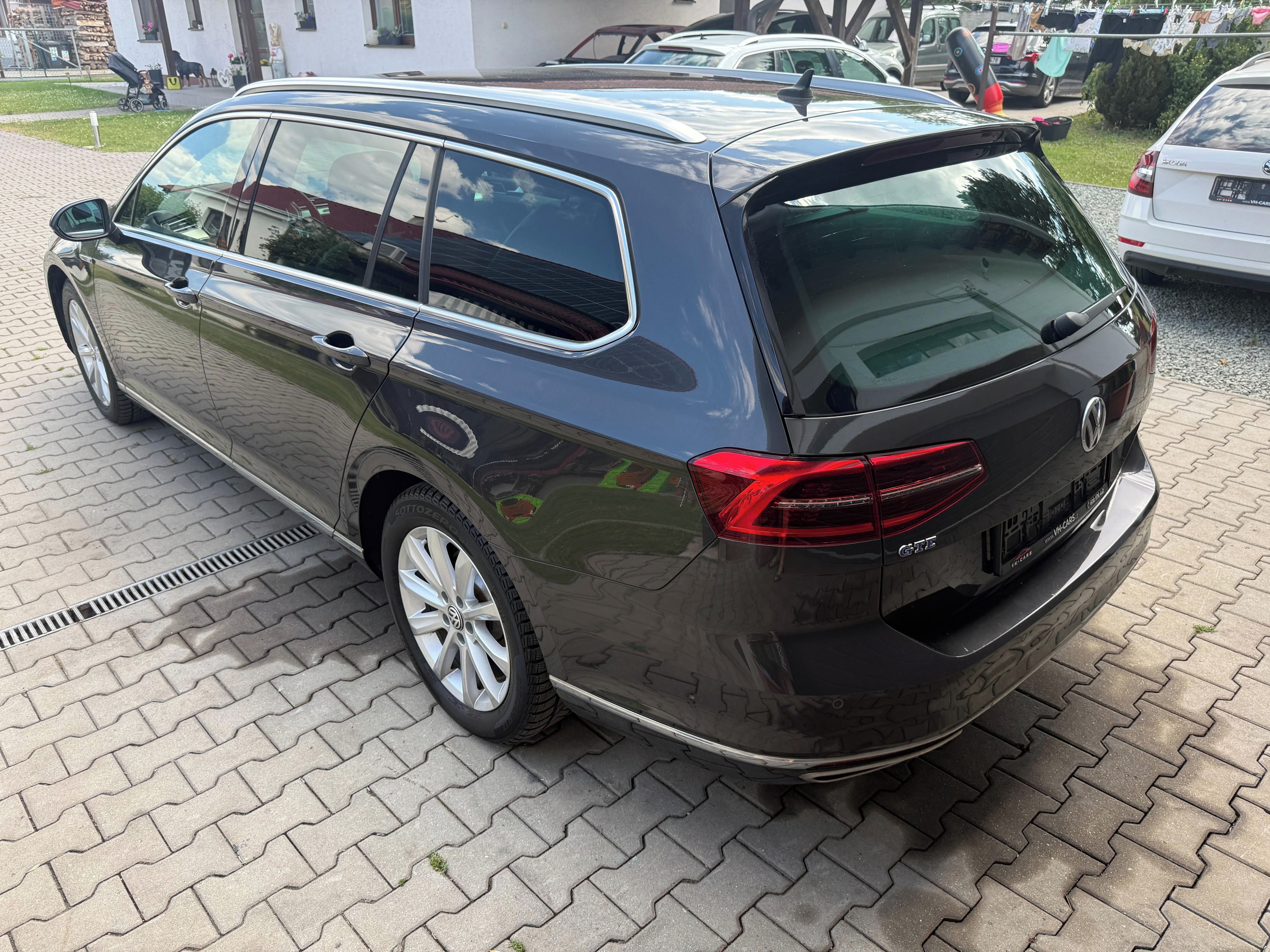 Volkswagen Passat, GTE - fotka 6