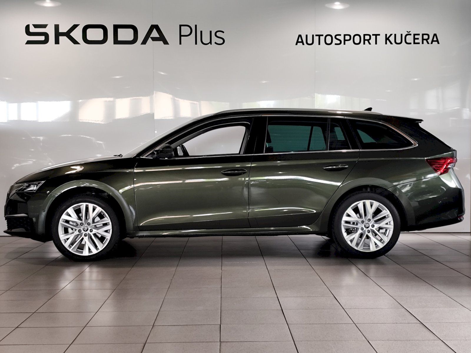 Škoda Octavia, OCTAVIA COMBI 4x4 EXCLUSIVE SE - fotka 3