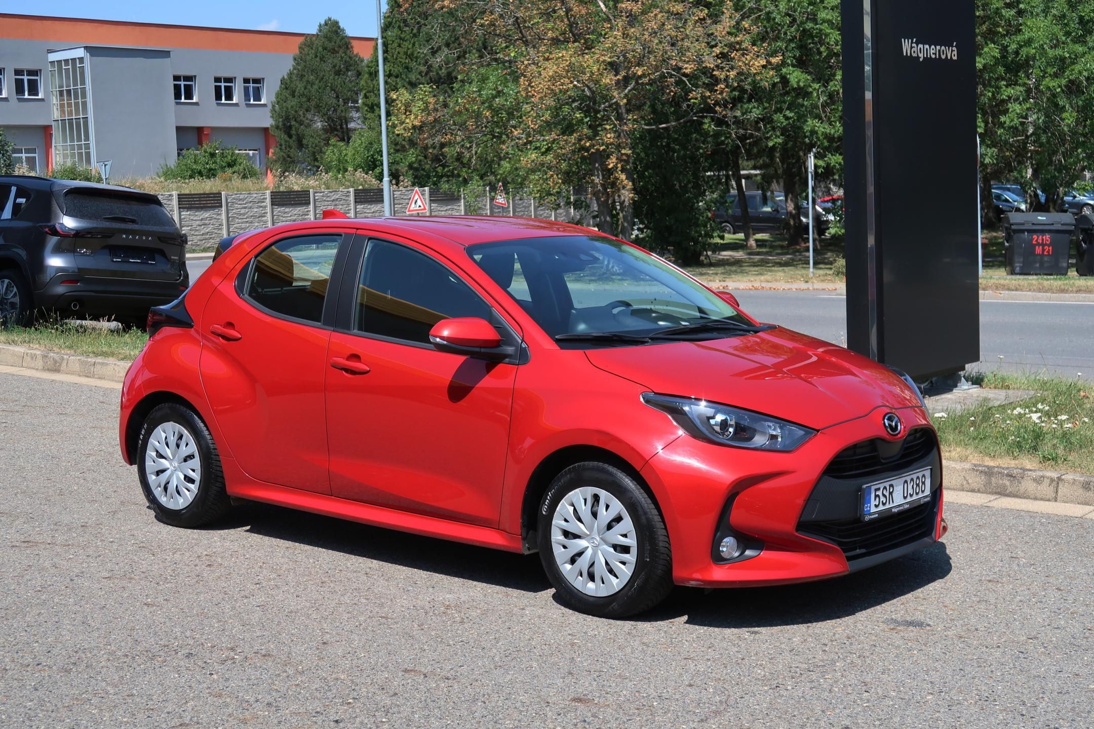 Mazda 2 Hybrid, 1,5 VVT-i 116k Pure Plus,záruk - fotka 2