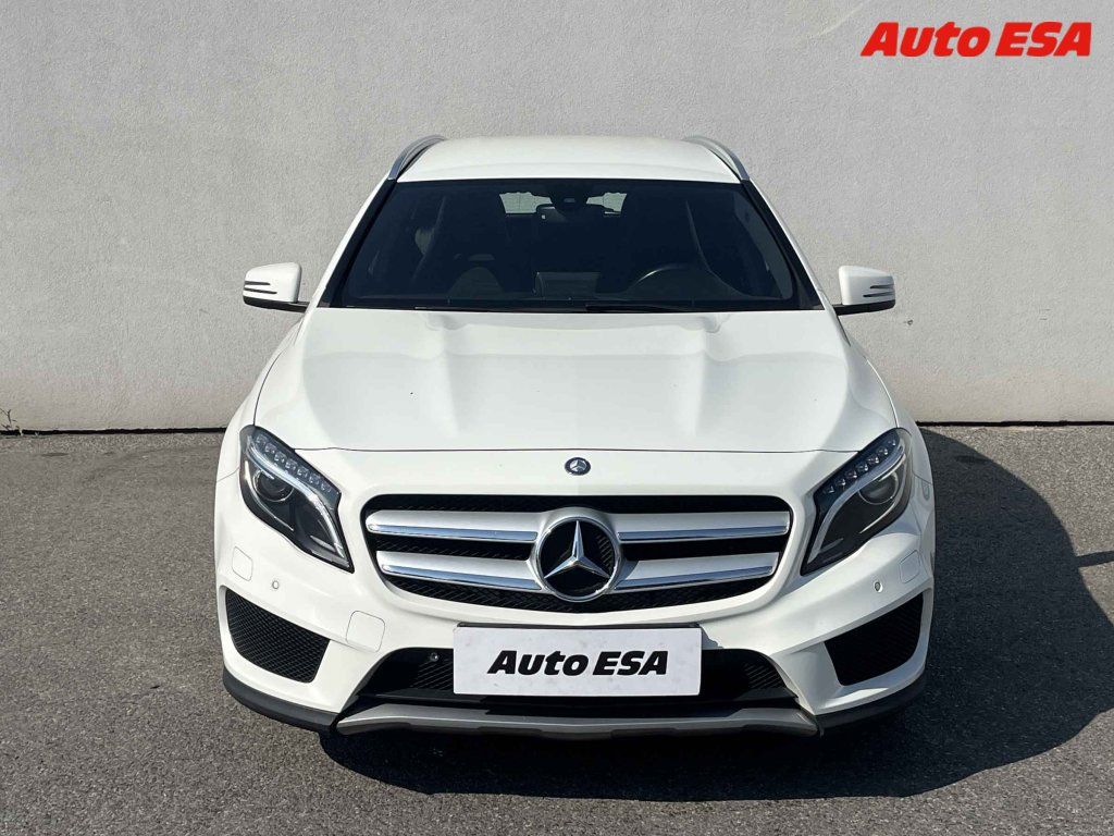 Mercedes-Benz GLA, 200D - fotka 2
