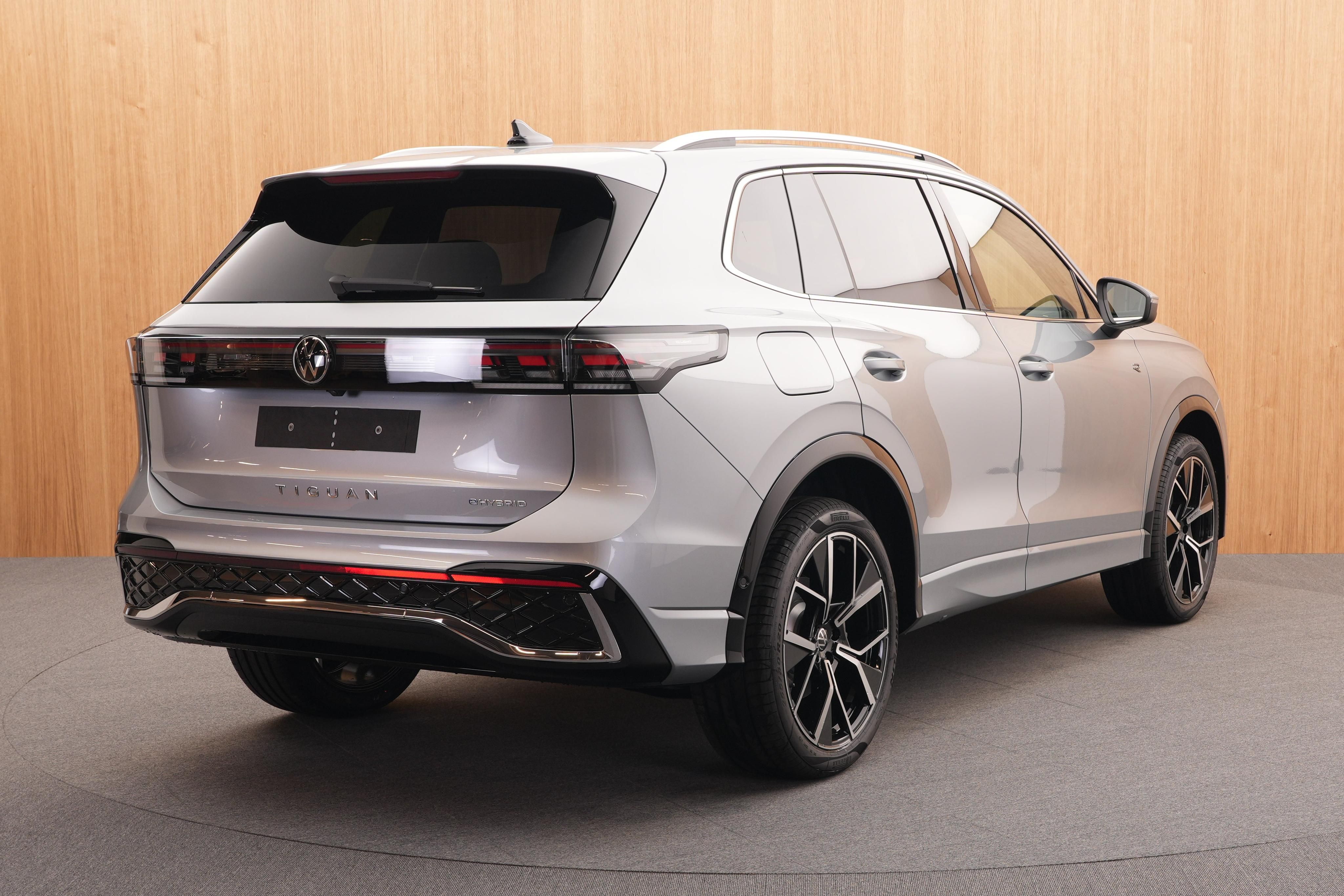Volkswagen Tiguan, R-Line People Hybrid DSG - fotka 4