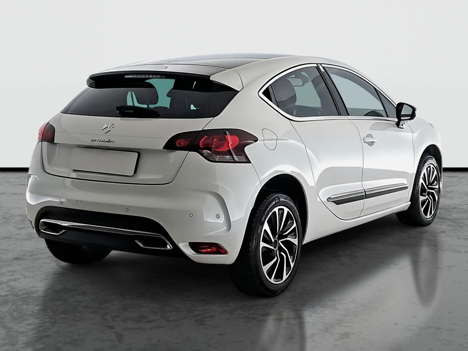 DS 4, 1.6 e-HDi, ČR,1.maj - fotka 5