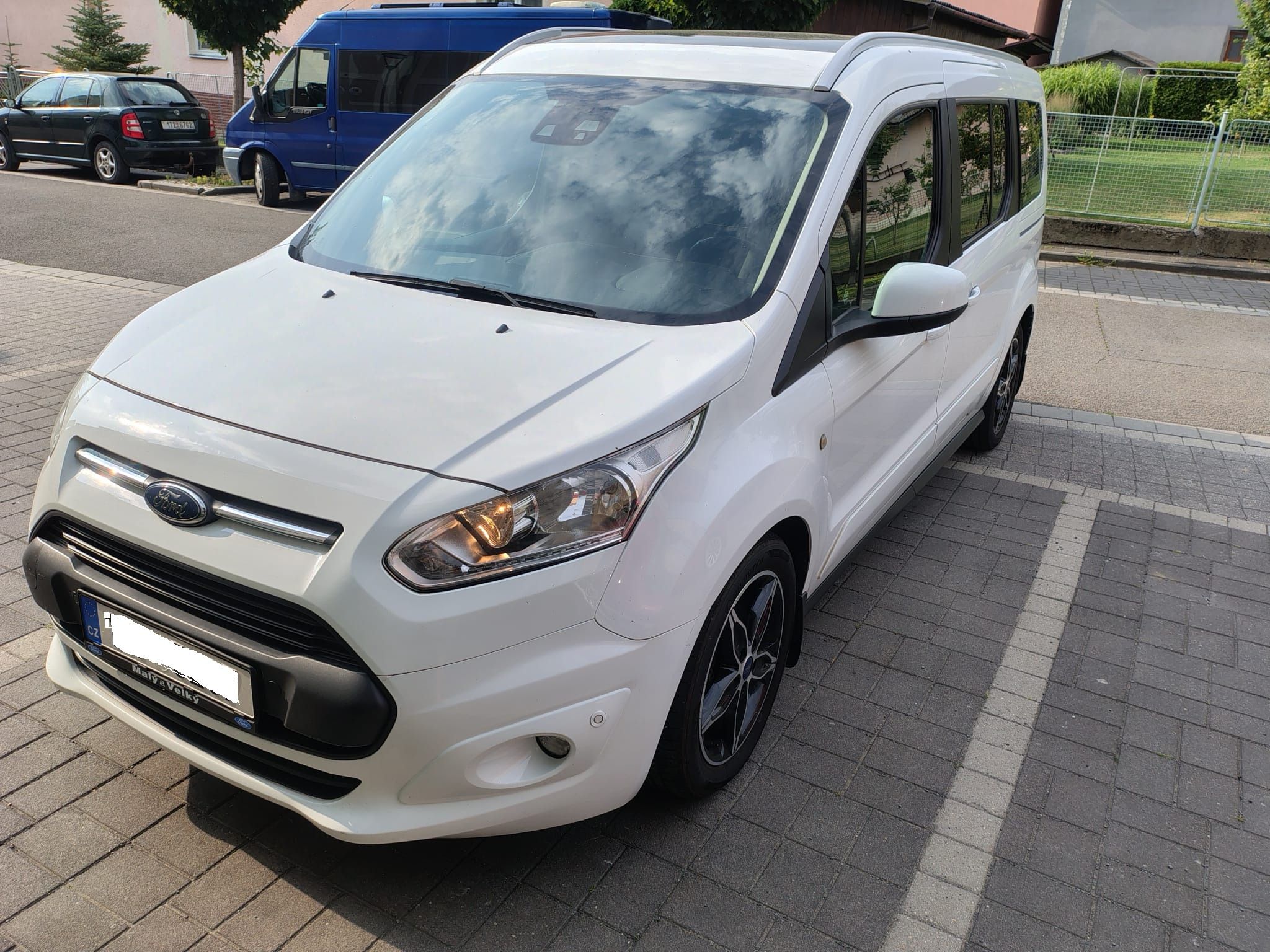 Ford Tourneo Connect, 1.5 88kw nová aut. převod.