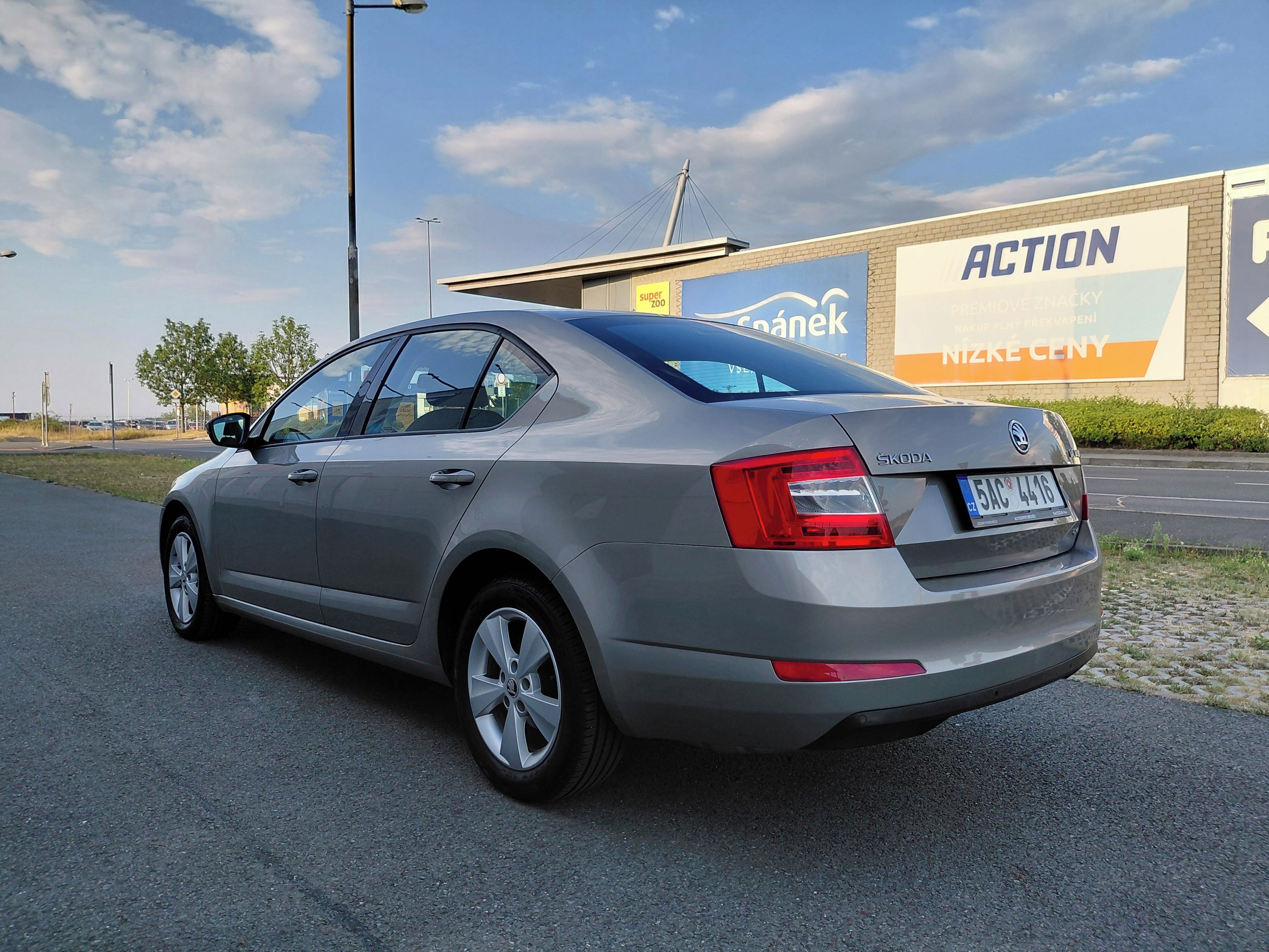 Škoda Octavia, 1.6TDI 4x4 2.MAJ EXTRA PĚKNÁ - fotka 5