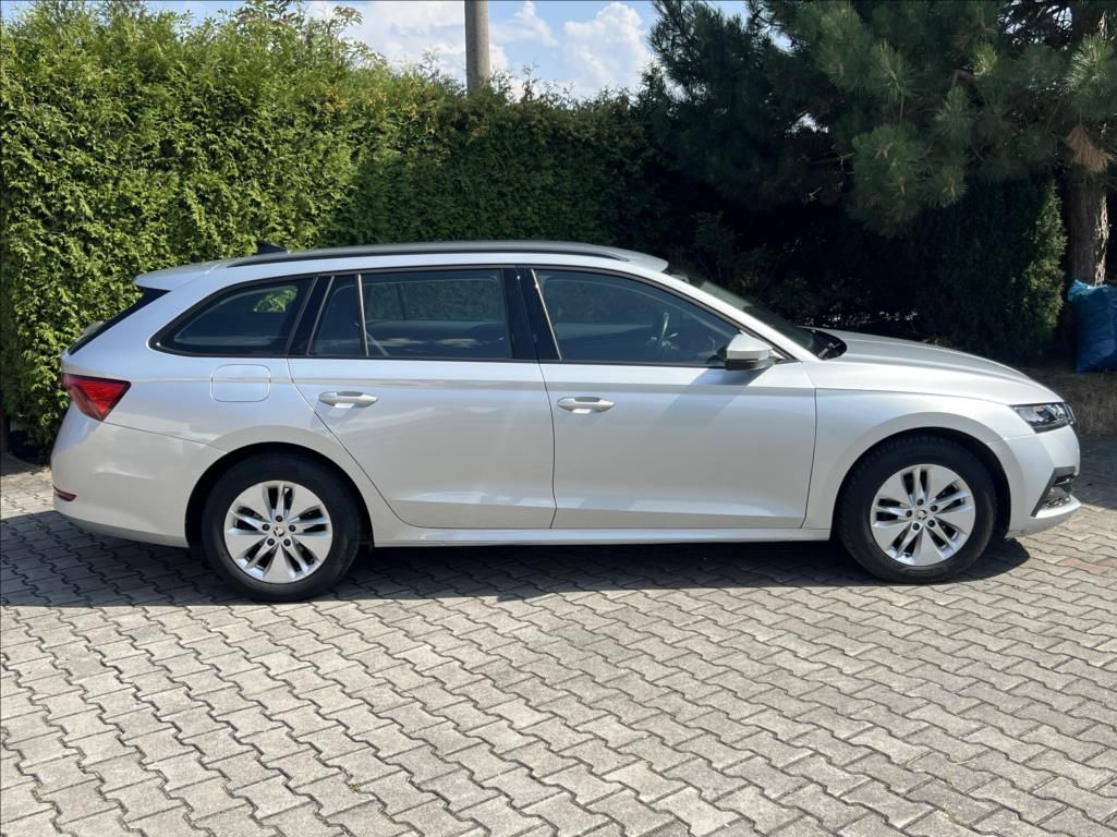 Škoda Octavia, 2,0 TDi EXECUTIVE DSG - fotka 6