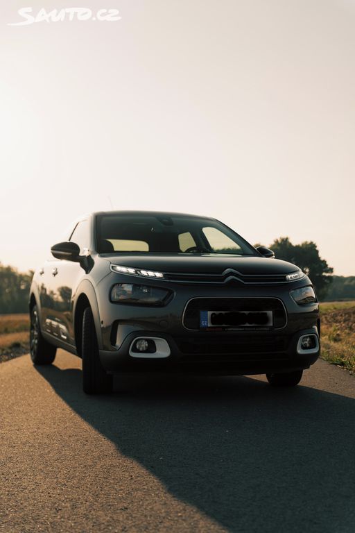 Citroën C4 Cactus, Citroën C4 Cactus Shine 1.2