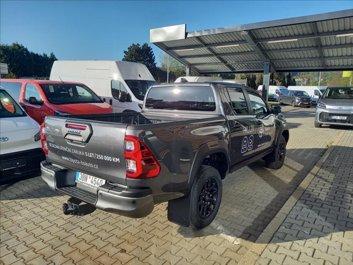 Toyota Hilux, 2,8 Invincible  Double Cab - fotka 4