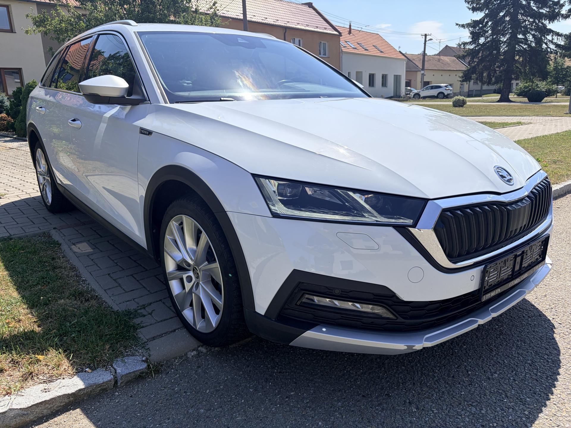 Škoda Octavia, SCOUT 2.0 TDI DSG MATRIX - fotka 2