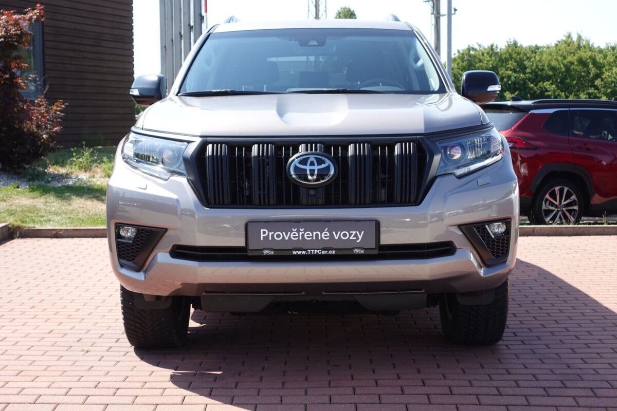 Toyota Land Cruiser, 2,8D-4D 150kW A/T Executive 7m - fotka 2