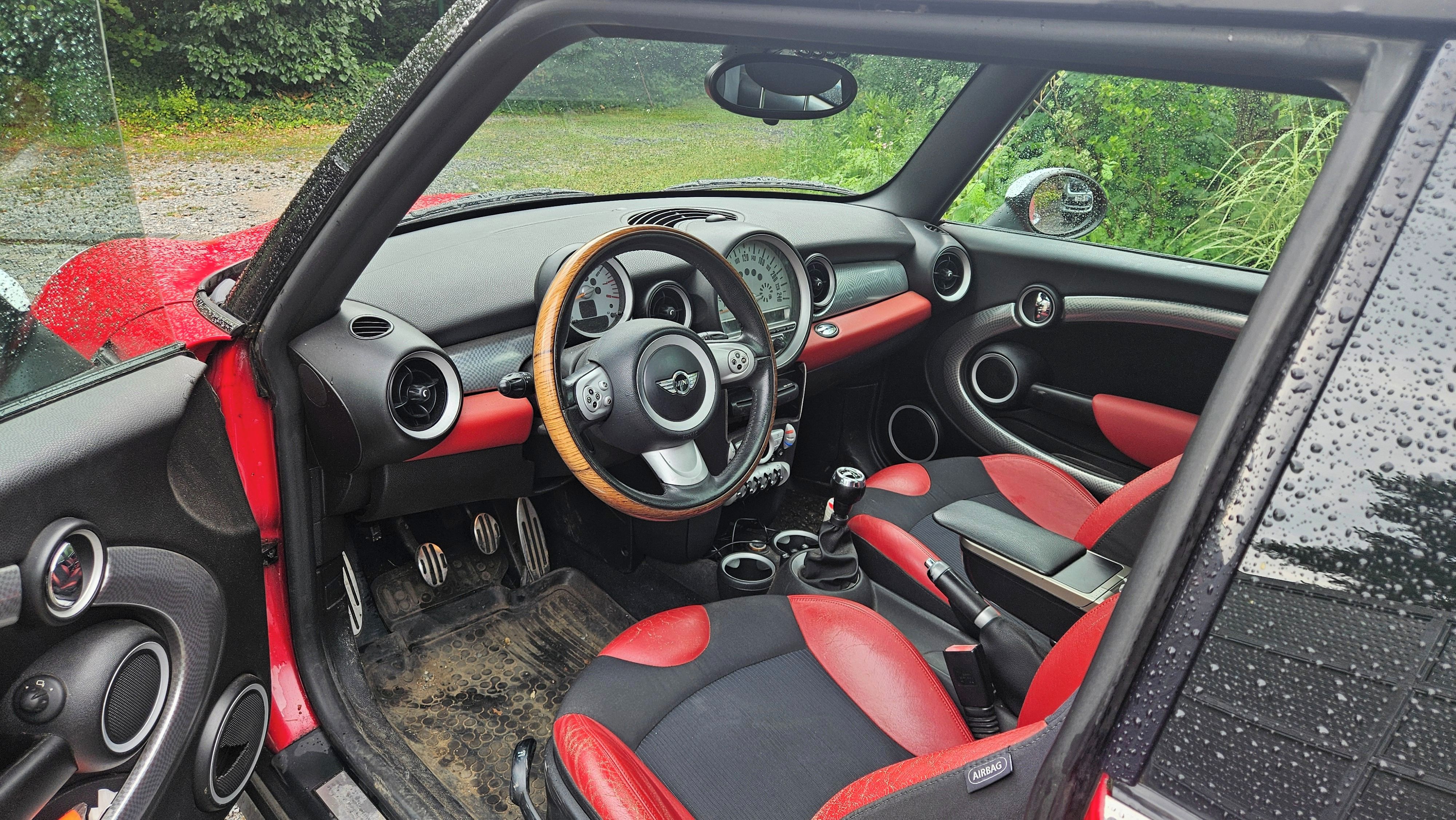 Mini Cooper S, vrásky má, dech neztrácí!? - fotka 4
