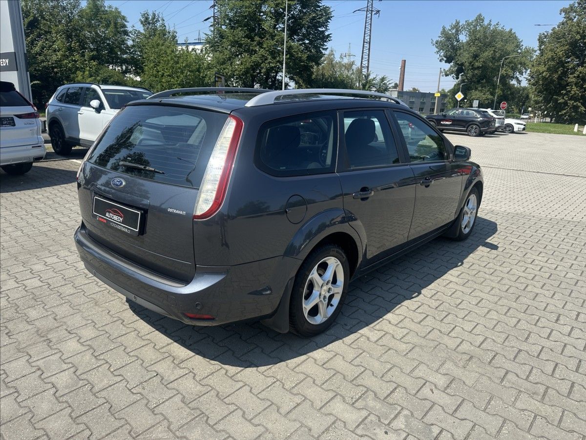 Ford Focus, 1,6i Trend, ČR - fotka 3