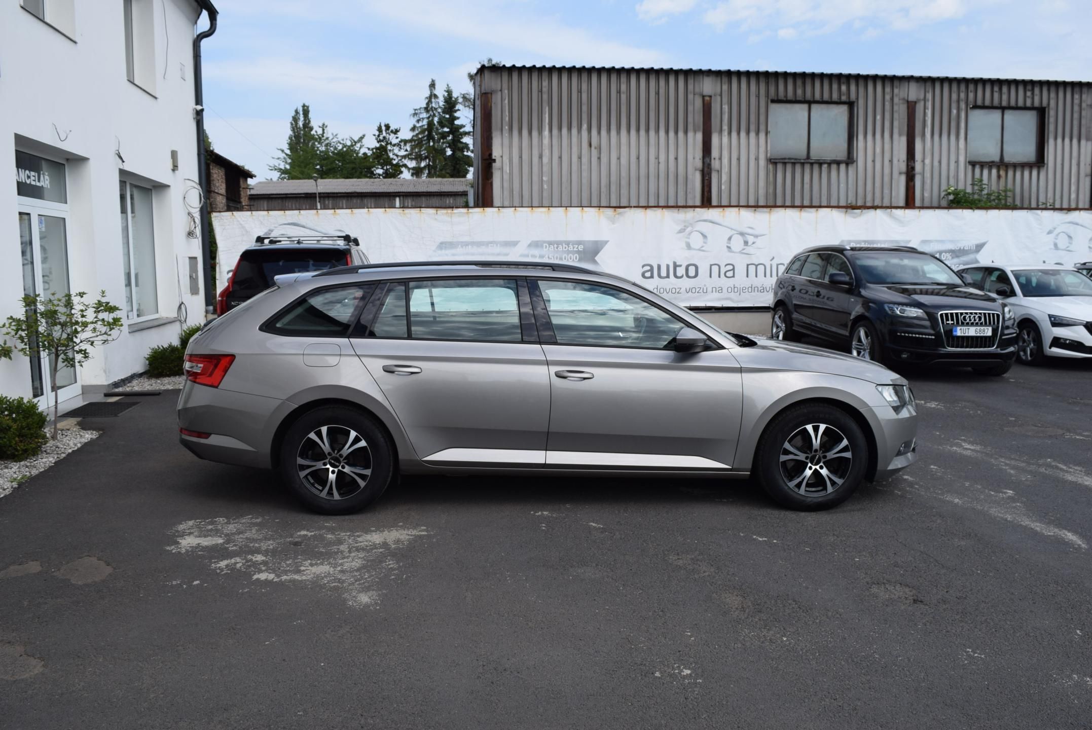 Škoda Superb, 1.4TSI 110kw AMBITION APP OPS - fotka 6