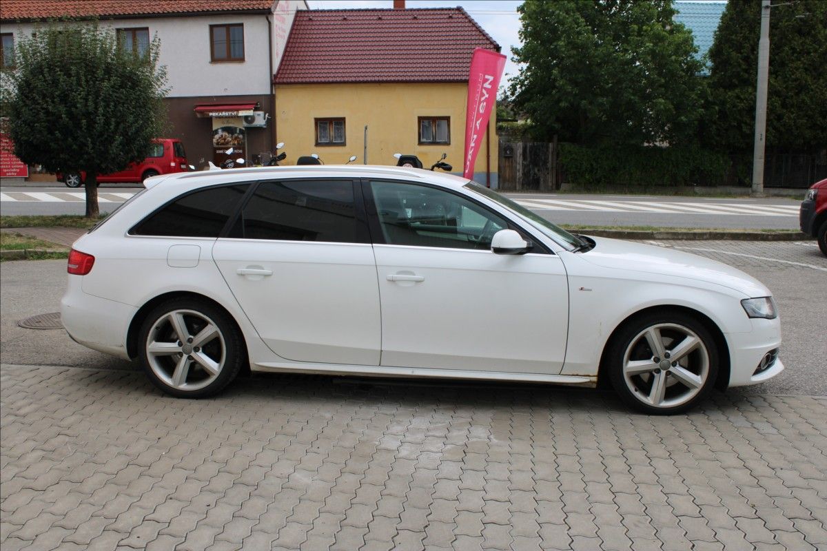 Audi A4, 2,0 TDI quattro Avant S-line - fotka 3