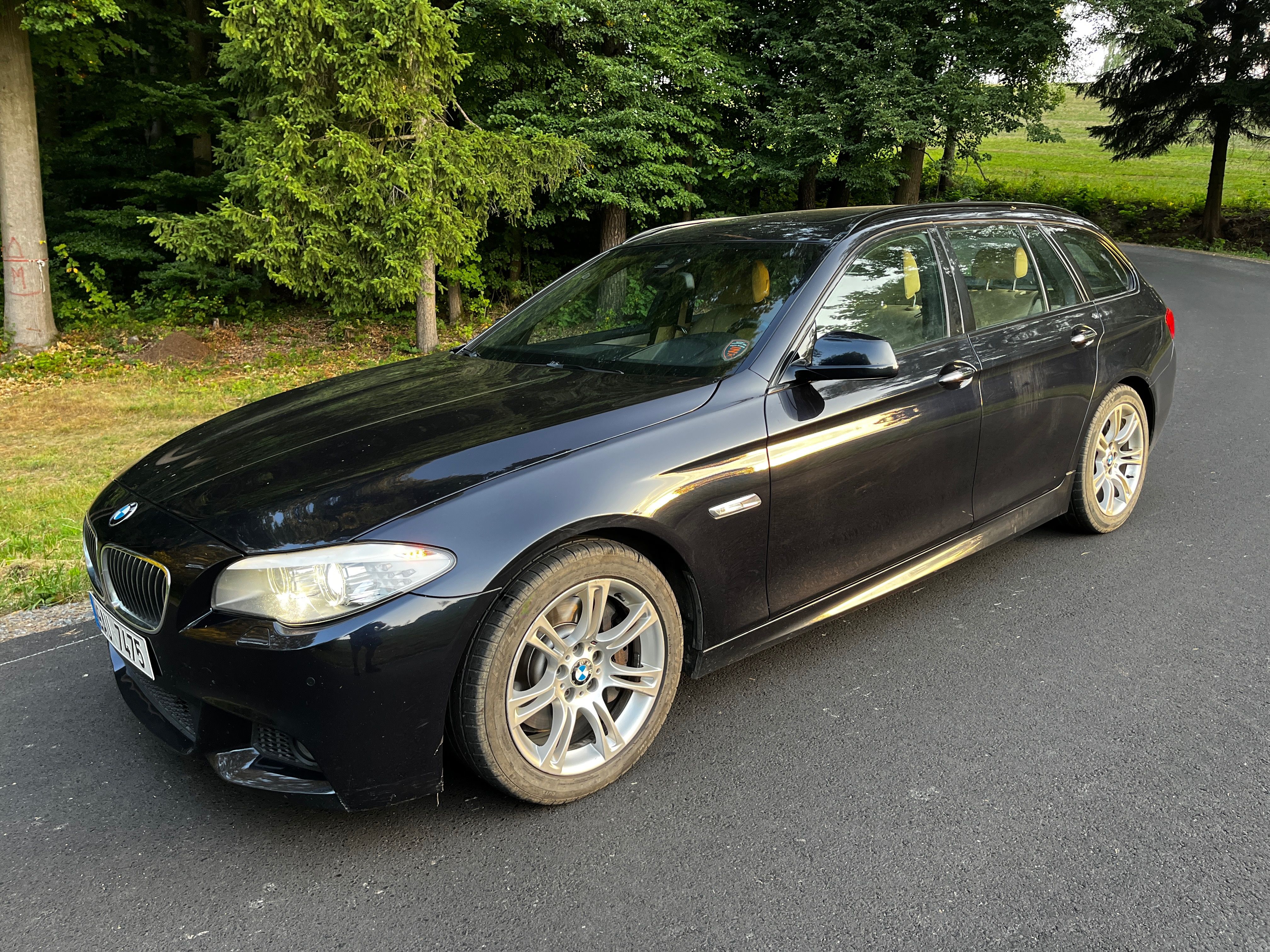 BMW Řada 5, BMW 525d (F11) M packet