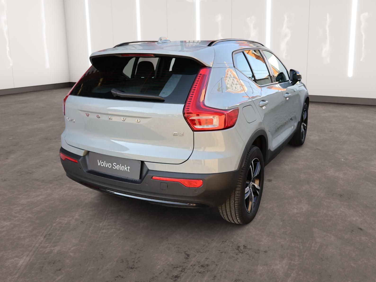 Volvo XC40, Plus, B3 Mild hybrid - fotka 4