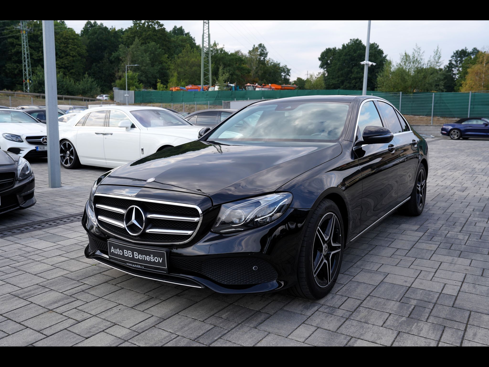 Mercedes-Benz Třídy E, E 220d AMG/LED/AT9/kůže - fotka 2