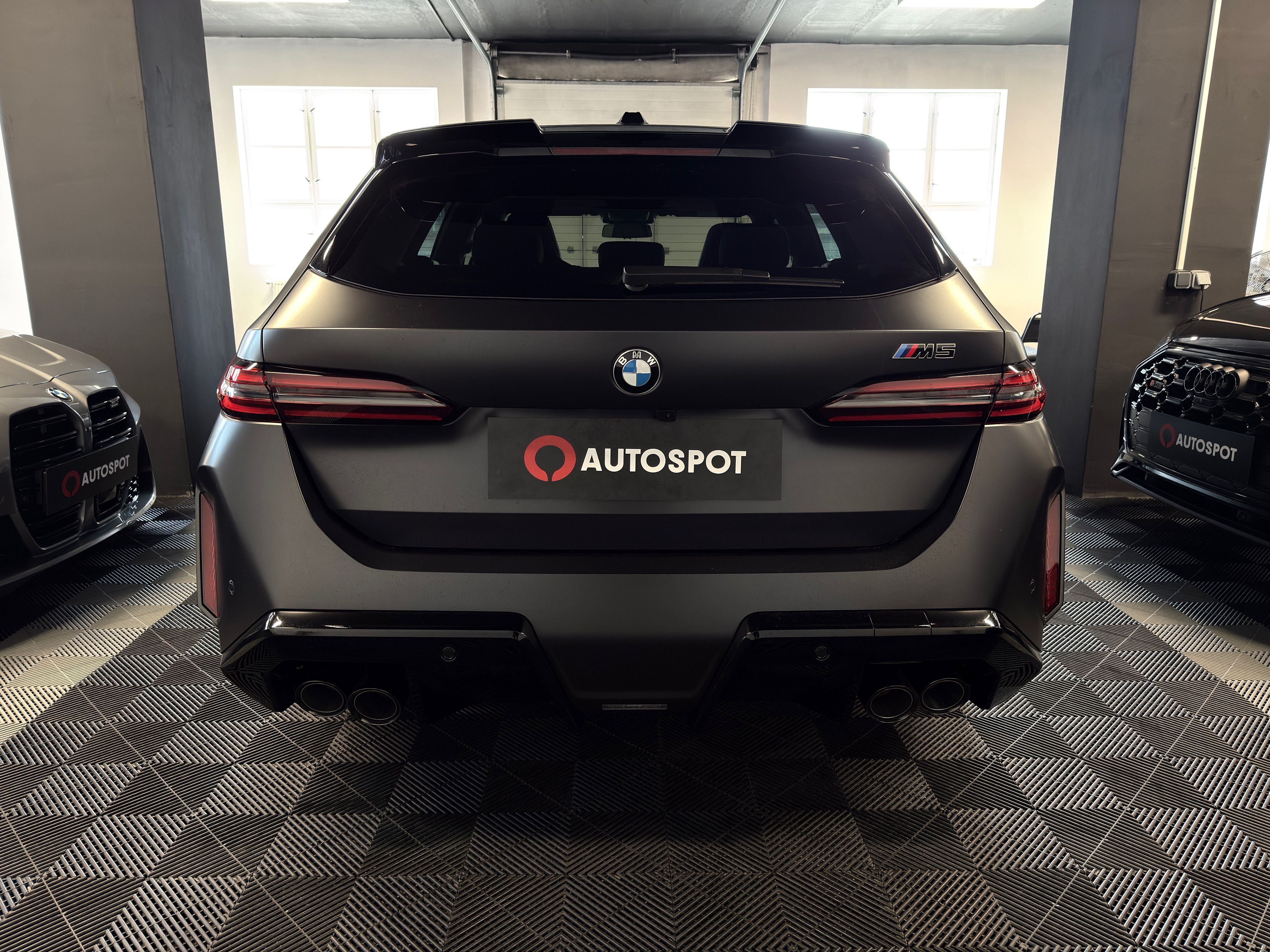 BMW M5, Touring xDrive - fotka 5