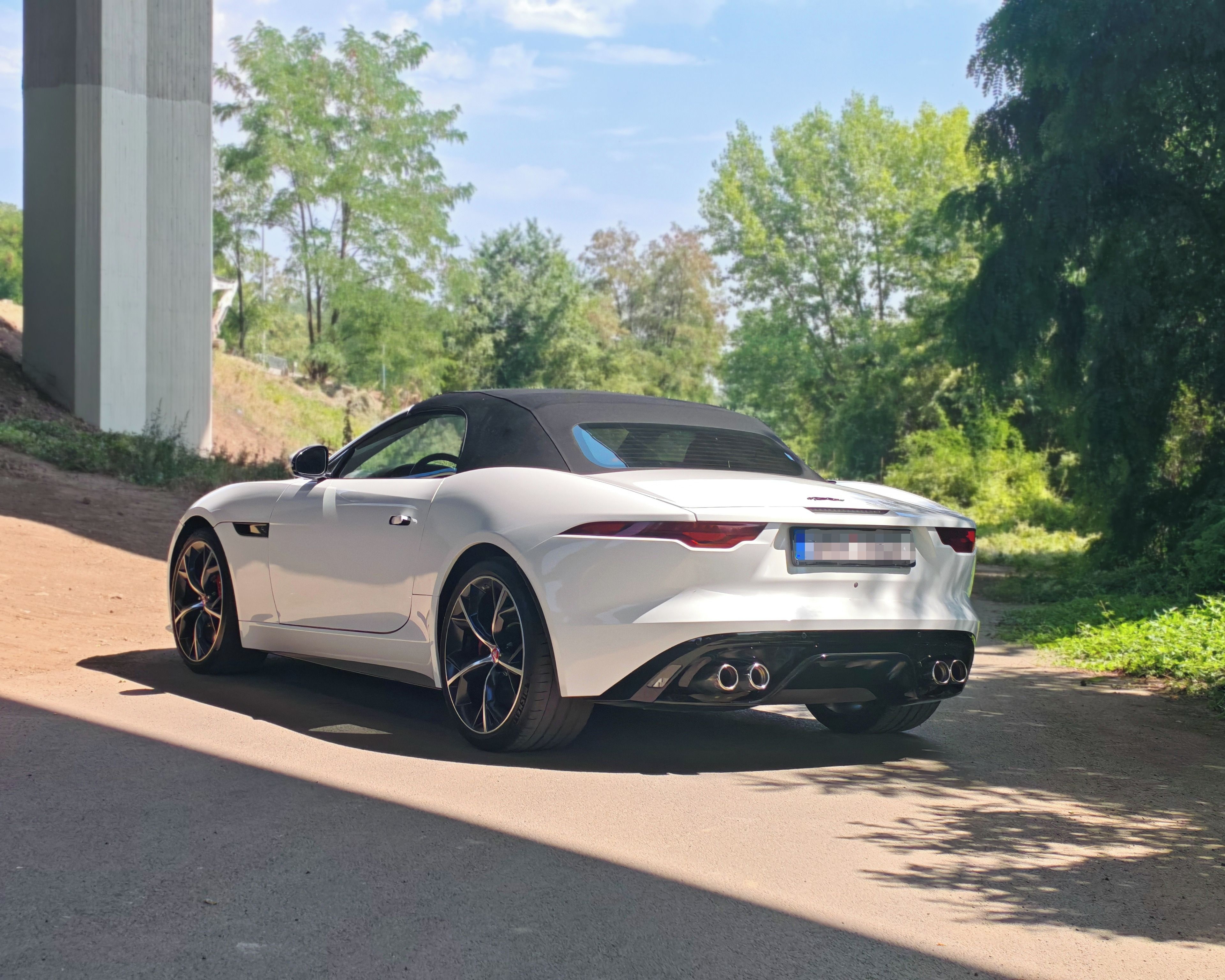 Jaguar F-Type, P450 R-DYNAMIC TOP stav 1.maj. - fotka 6
