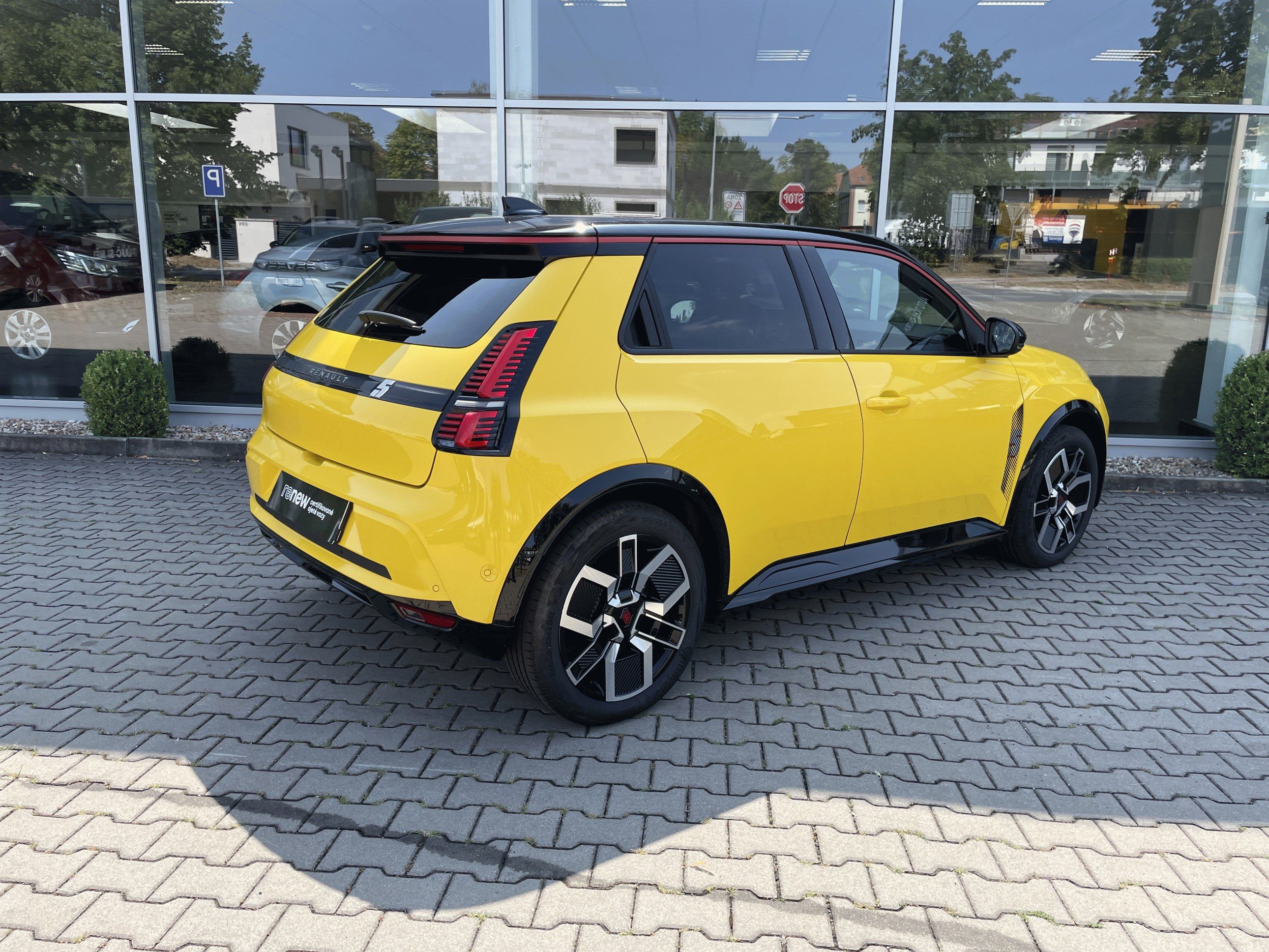 Renault R5, E-Tech 52 kWh Iconic cinq150k - fotka 2