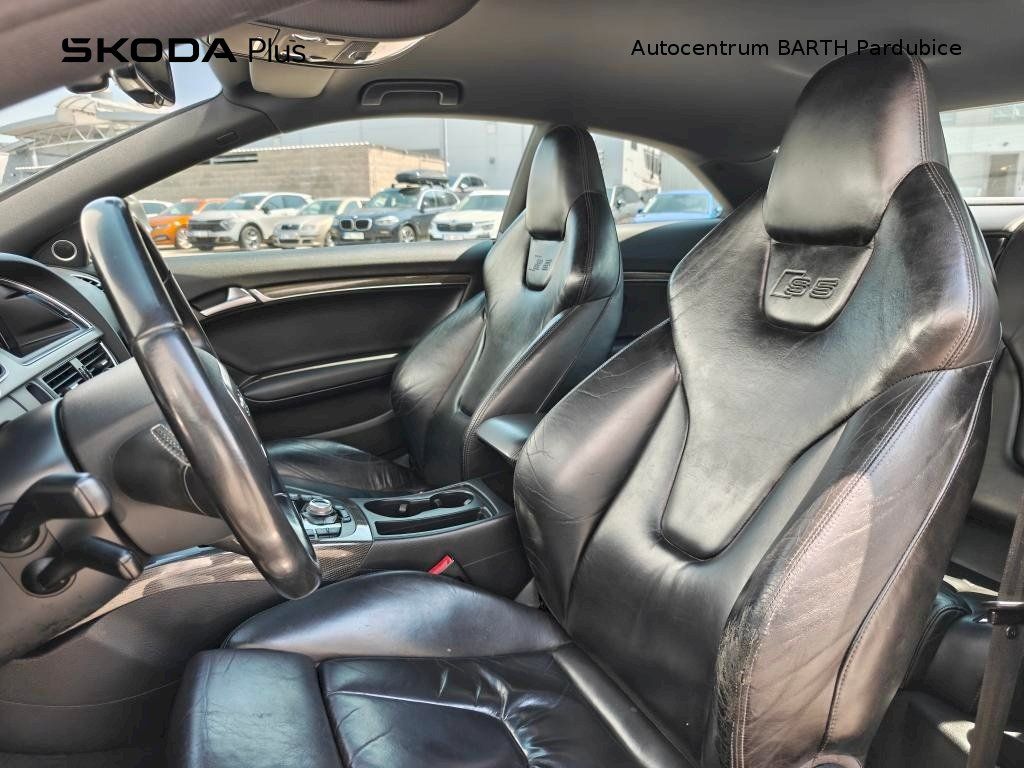 Audi S5, 4,2 FSI / quattro / manuál - fotka 6